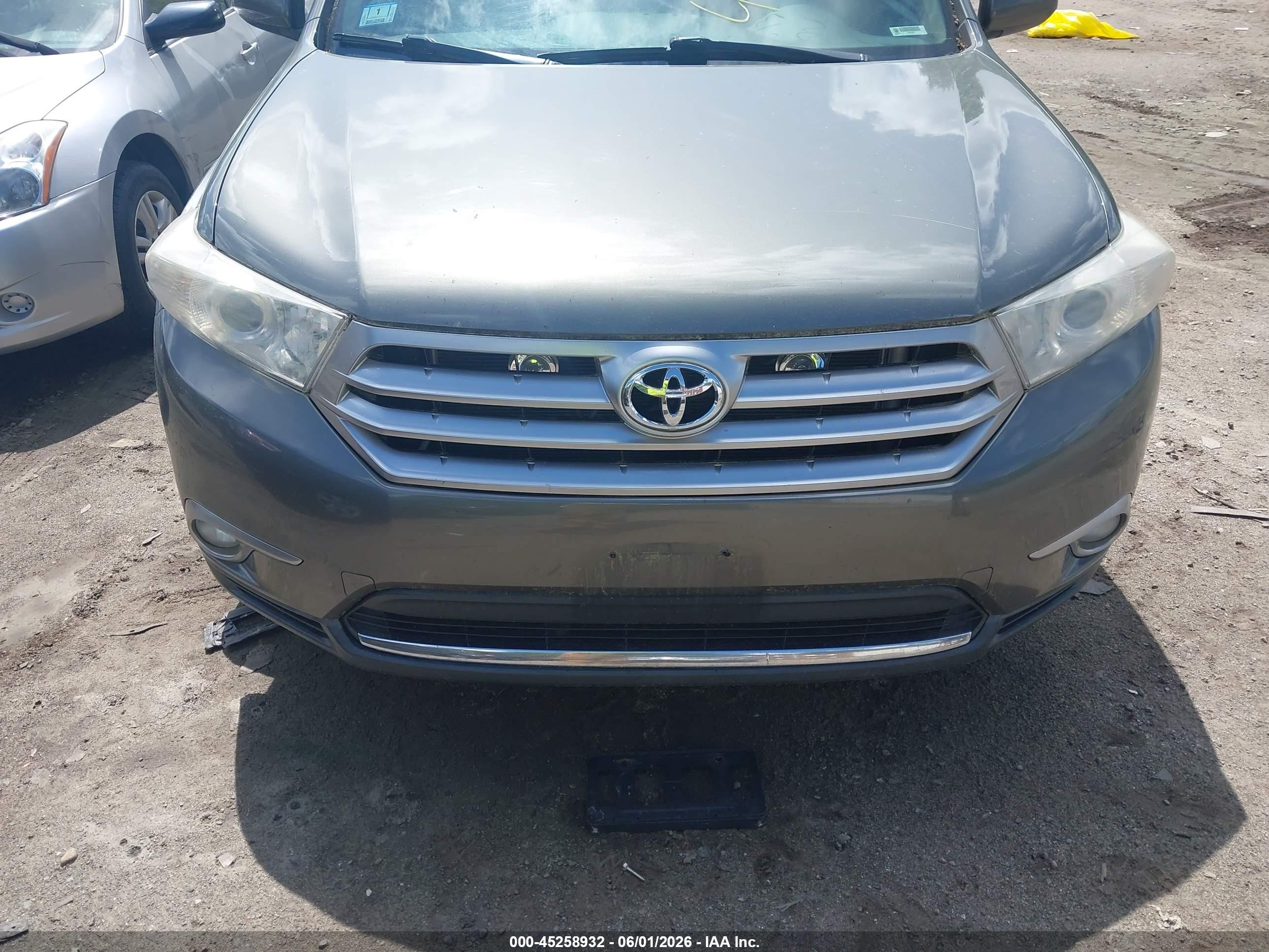 2011 Toyota Highlander Base V6 Зеленый vin: 5TDBK3EH9BS063178