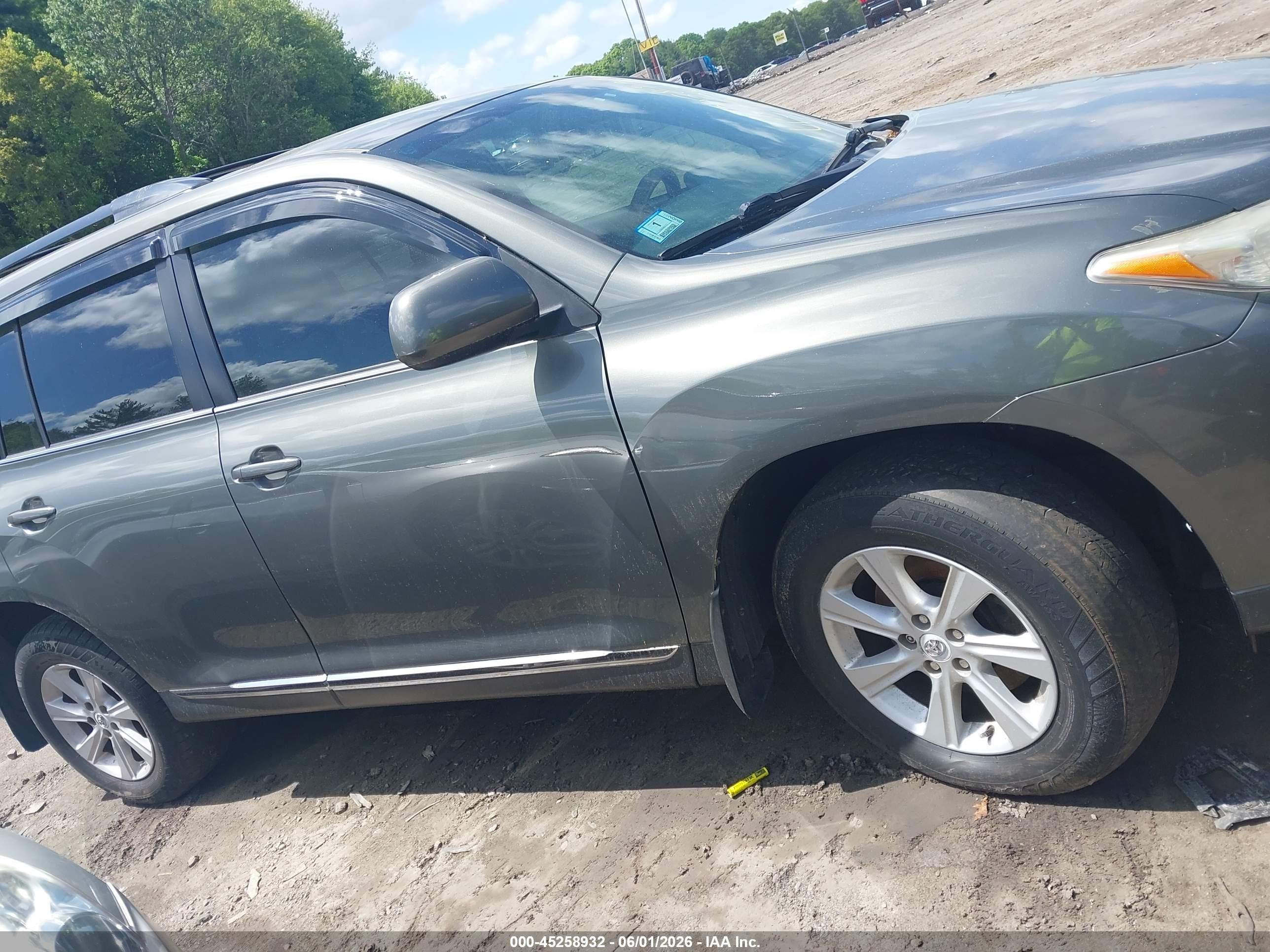 2011 Toyota Highlander Base V6 Зеленый vin: 5TDBK3EH9BS063178