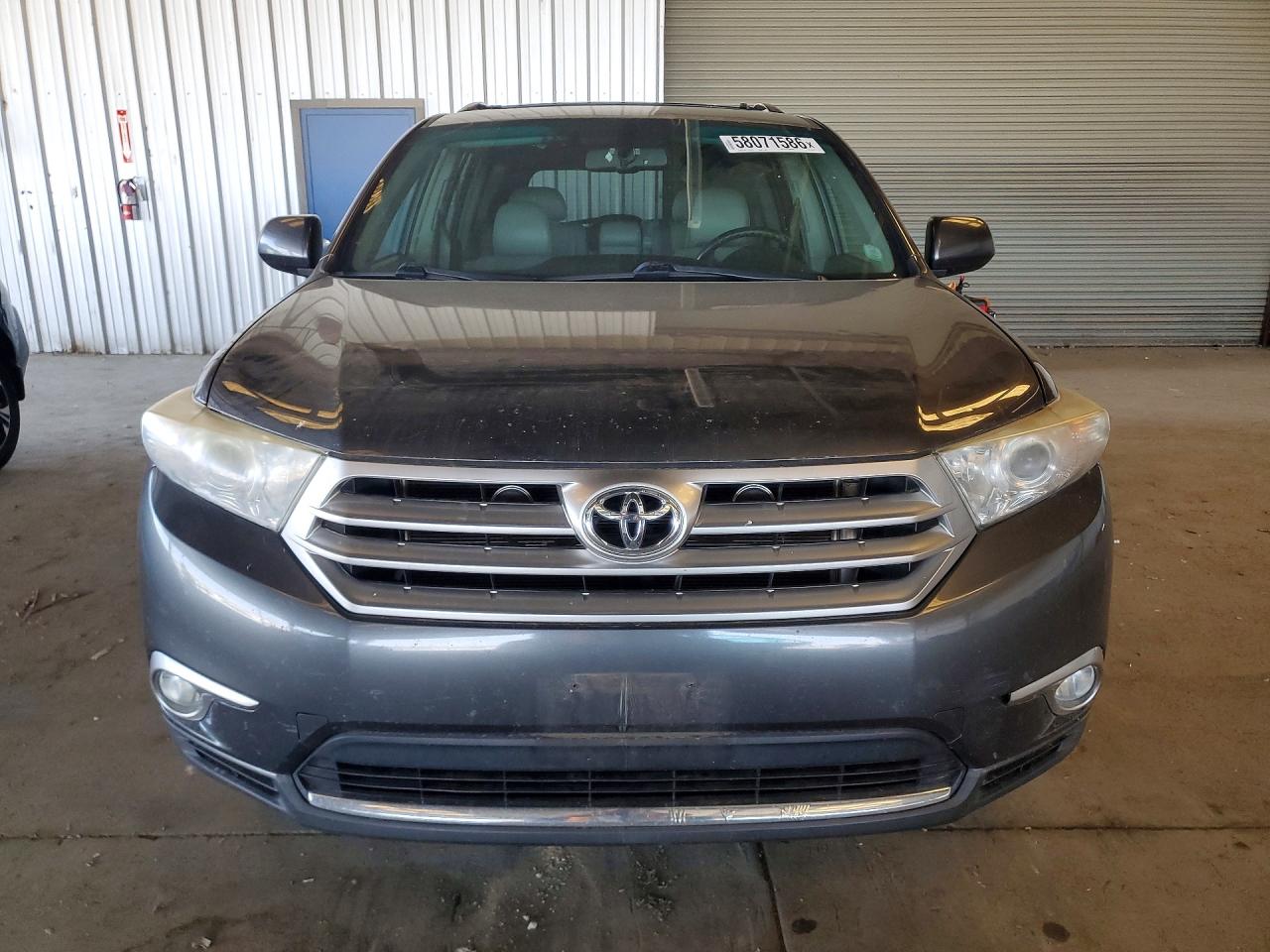 2011 Toyota Highlander Se Серый vin: 5TDBK3EH9BS065707