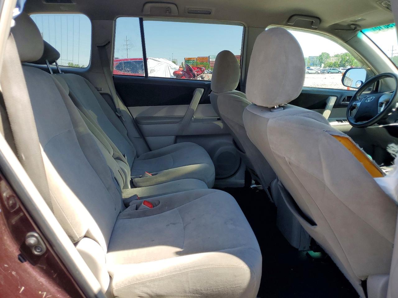 2011 Toyota Highlander Base Maroon vin: 5TDBK3EH9BS088985