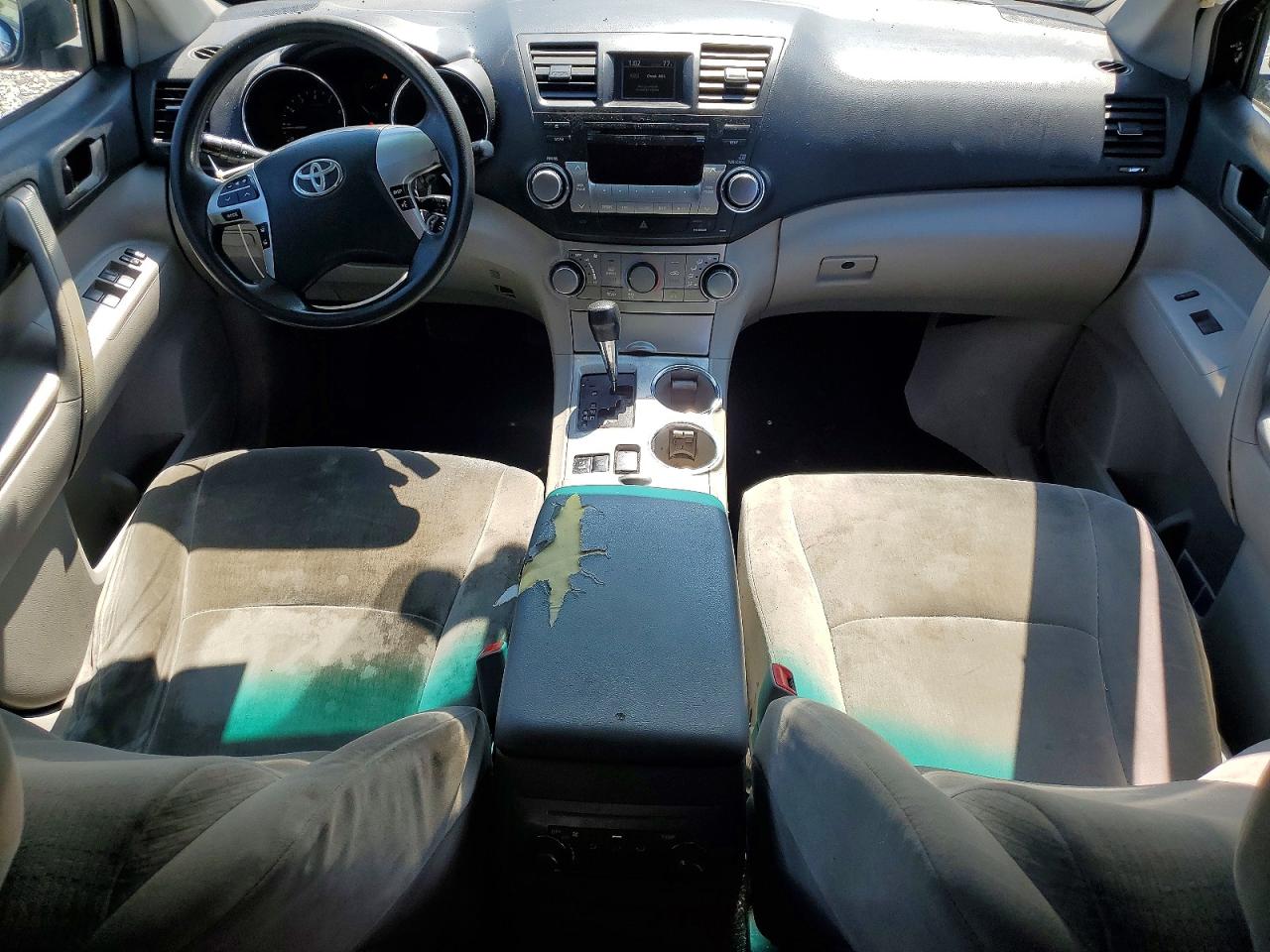 2011 Toyota Highlander Base Maroon vin: 5TDBK3EH9BS088985