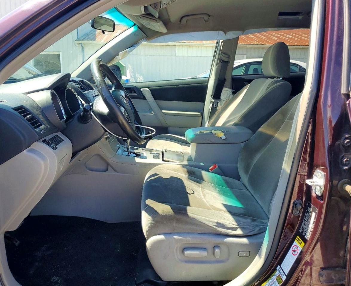 2011 Toyota Highlander Base Maroon vin: 5TDBK3EH9BS088985