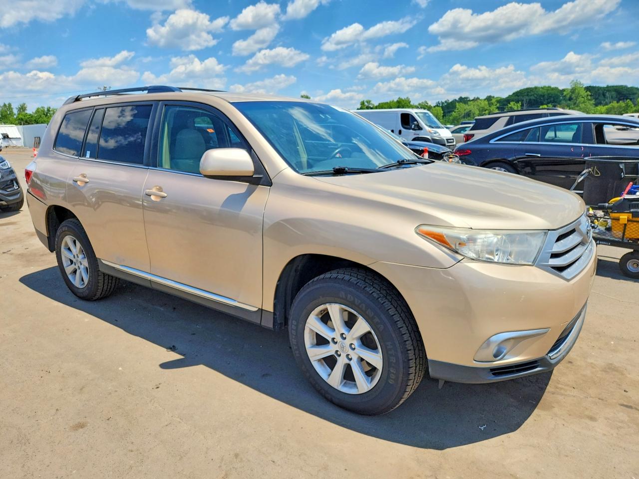 2012 Toyota Highlander Base Tan vin: 5TDBK3EH9CS094545