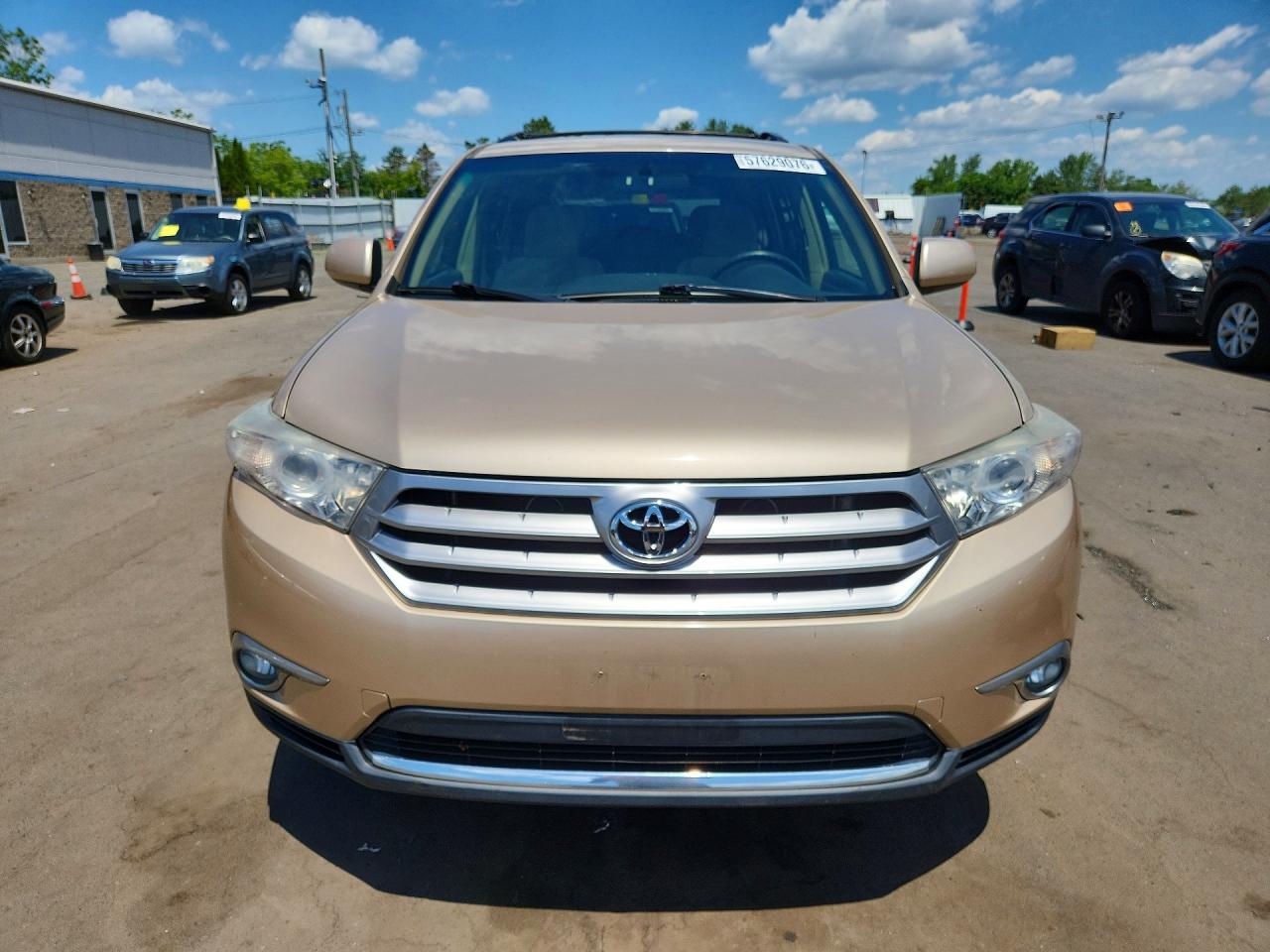2012 Toyota Highlander Base Tan vin: 5TDBK3EH9CS094545