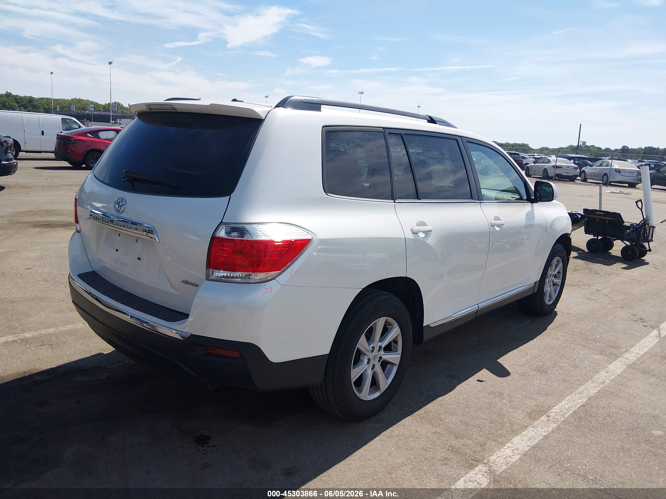 2012 Toyota Highlander Se V6 Белый vin: 5TDBK3EH9CS103650