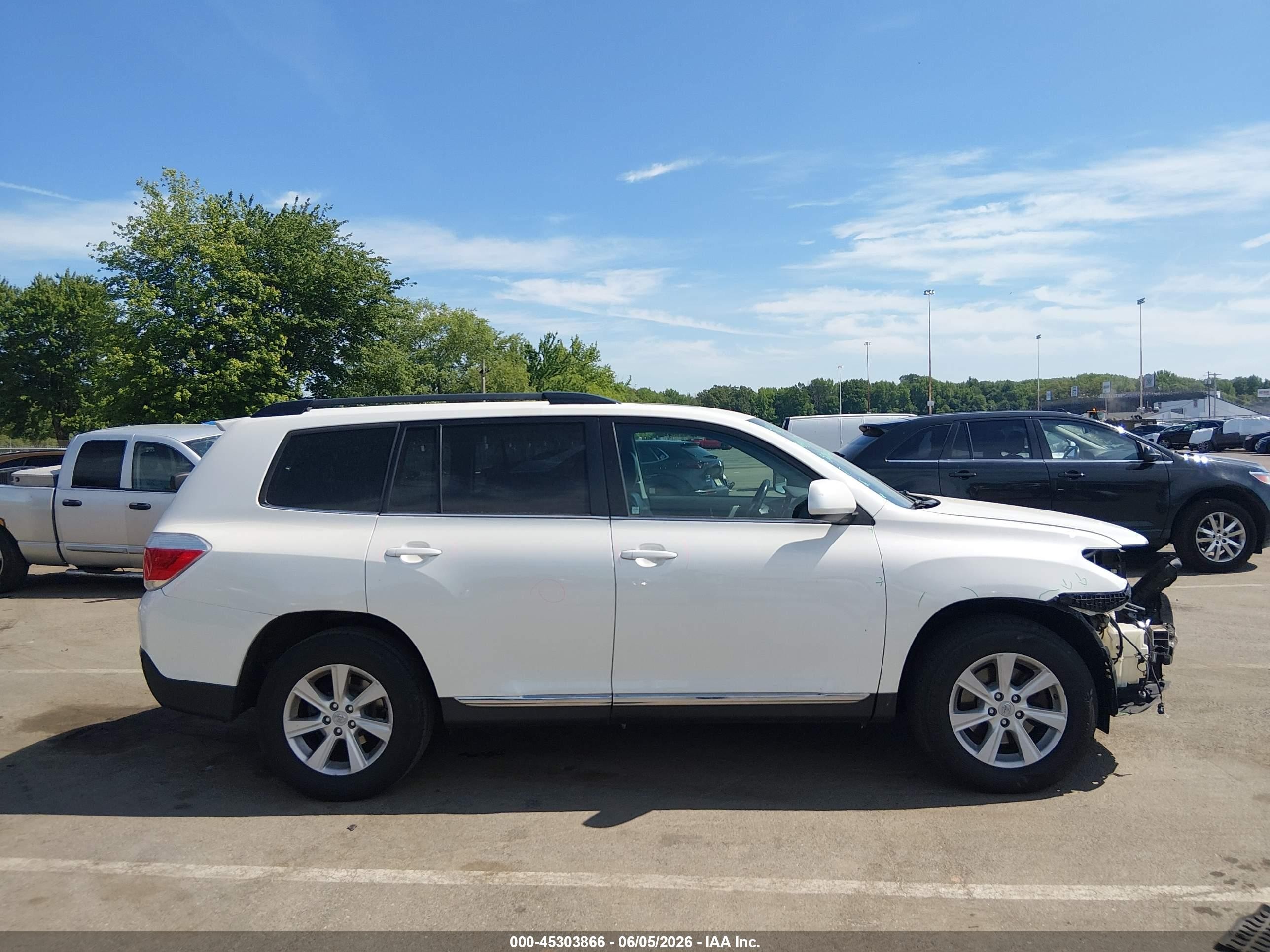 2012 Toyota Highlander Se V6 Белый vin: 5TDBK3EH9CS103650