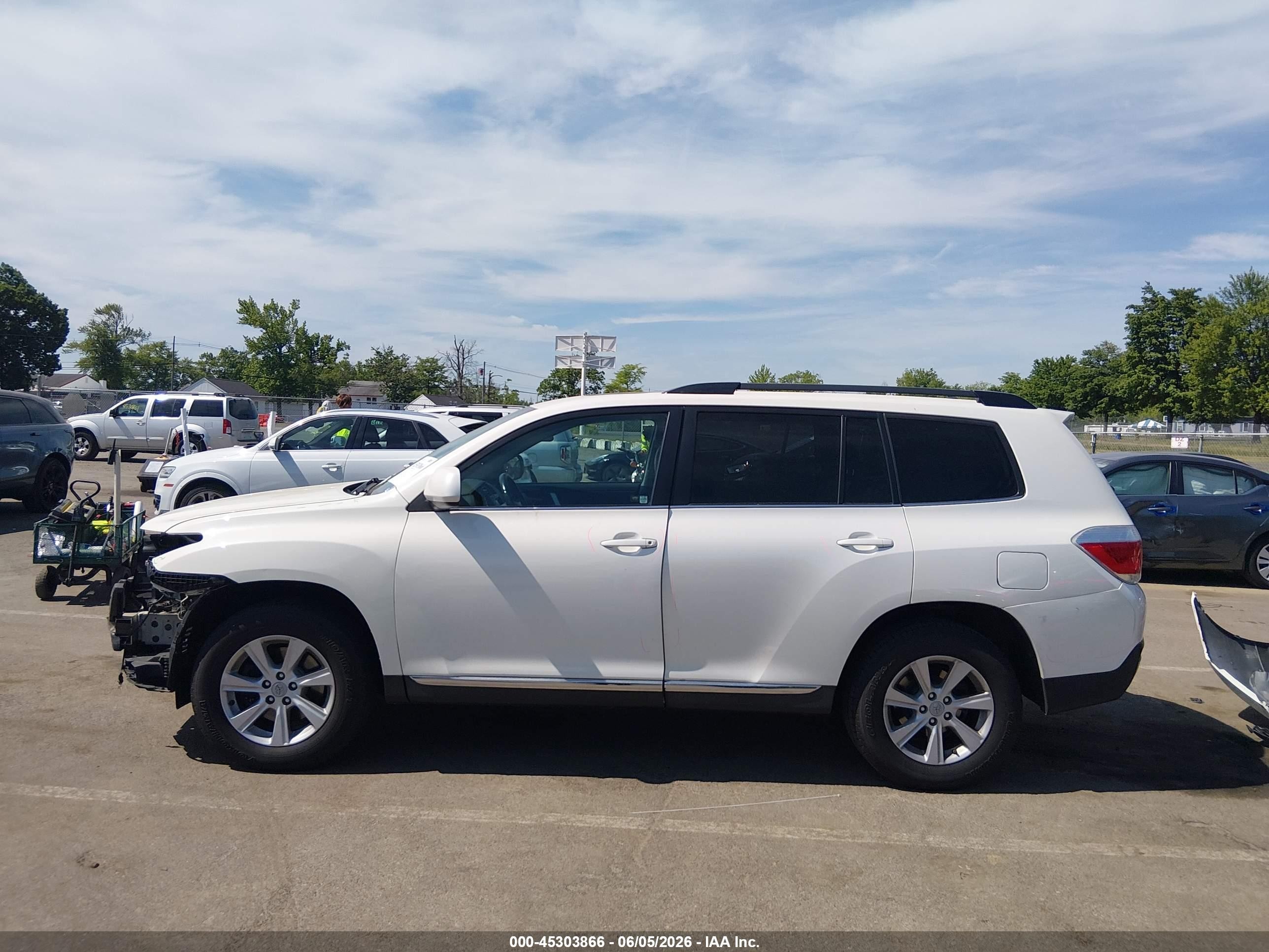 2012 Toyota Highlander Se V6 Белый vin: 5TDBK3EH9CS103650