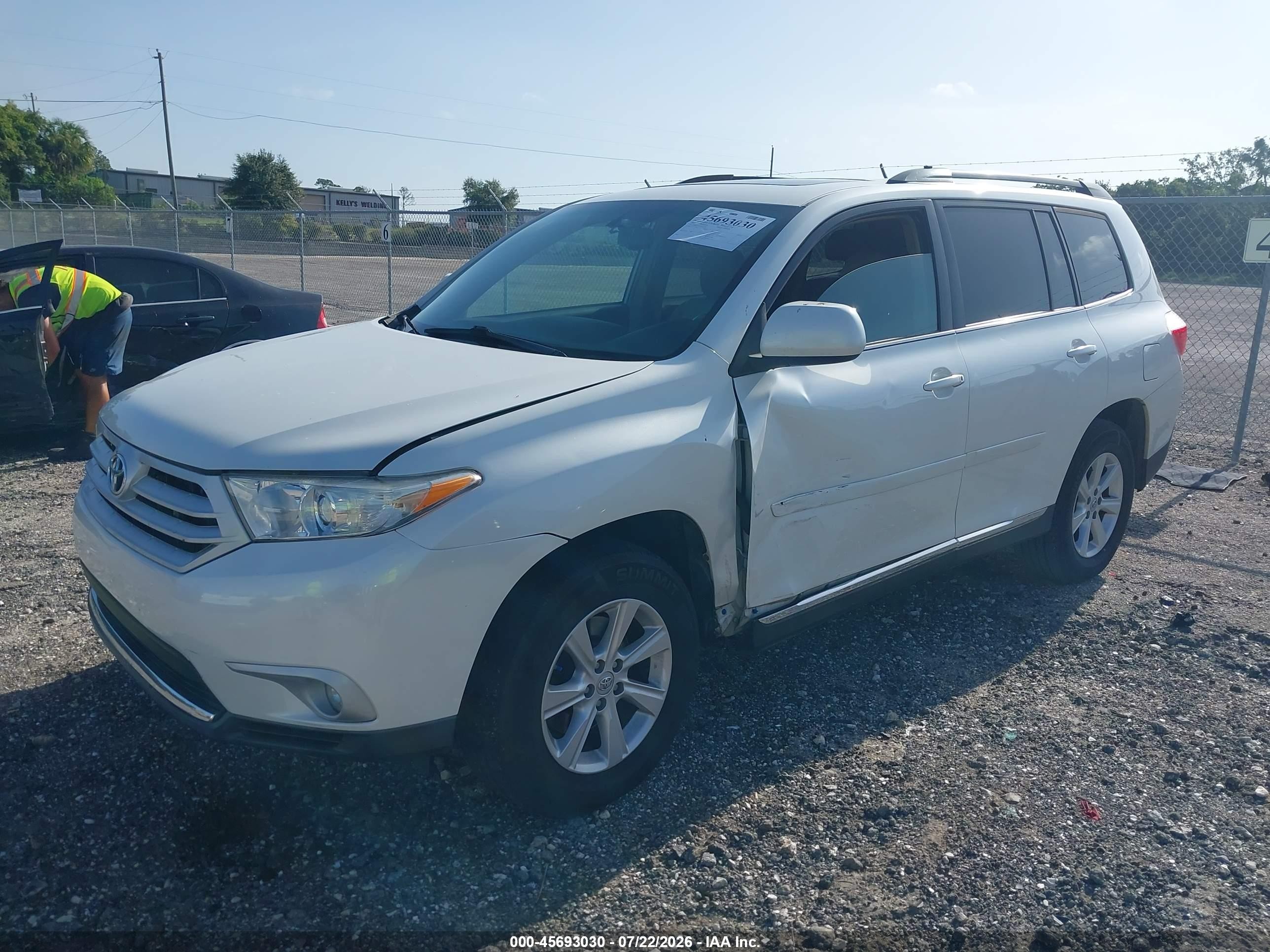 2012 Toyota Highlander Base V6/se V6 White vin: 5TDBK3EH9CS111764
