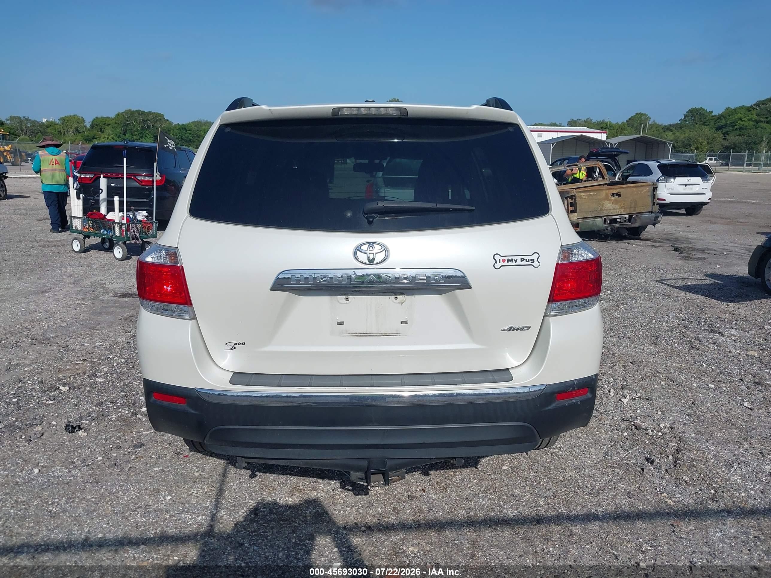 2012 Toyota Highlander Base V6/se V6 White vin: 5TDBK3EH9CS111764