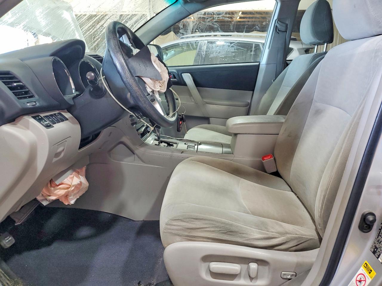 2012 Toyota Highlander Base Серебряный vin: 5TDBK3EH9CS165453