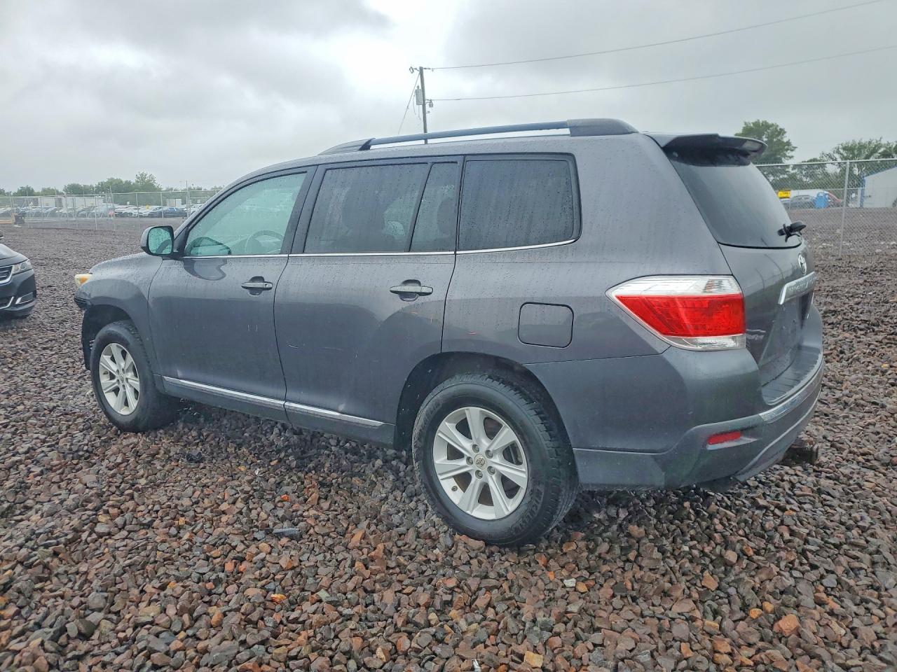 2012 Toyota Highlander Base Gray vin: 5TDBK3EH9CS167400