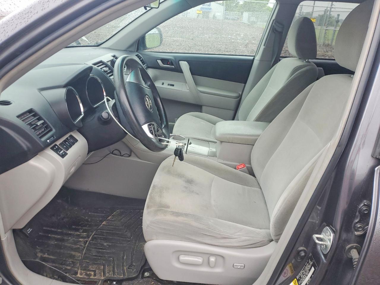 2012 Toyota Highlander Base Gray vin: 5TDBK3EH9CS167400