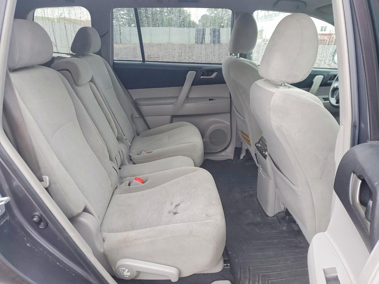 2012 Toyota Highlander Base Gray vin: 5TDBK3EH9CS167400
