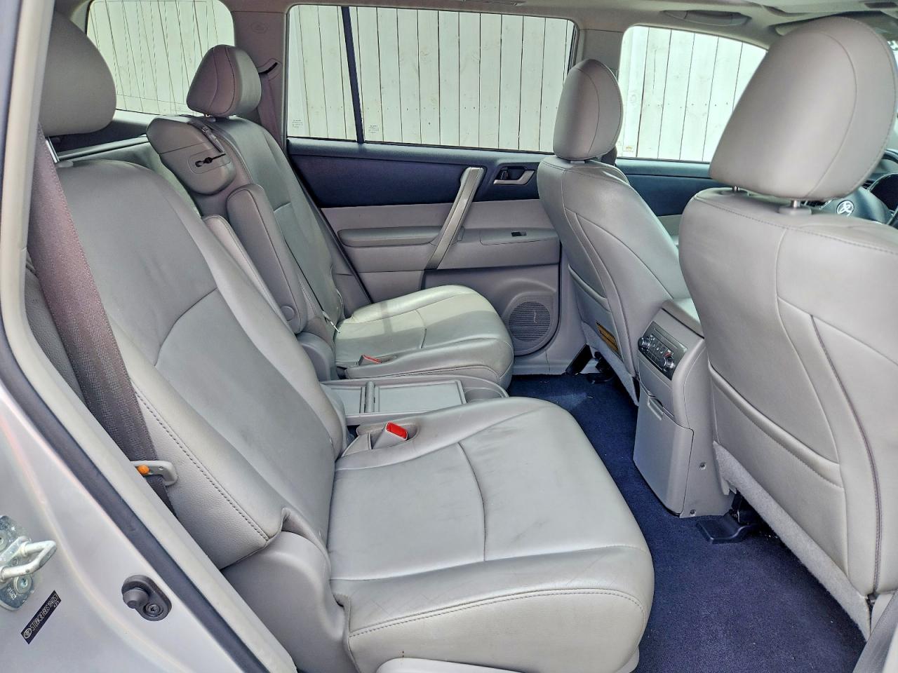 2013 Toyota Highlander Se Silver vin: 5TDBK3EH9DS184053