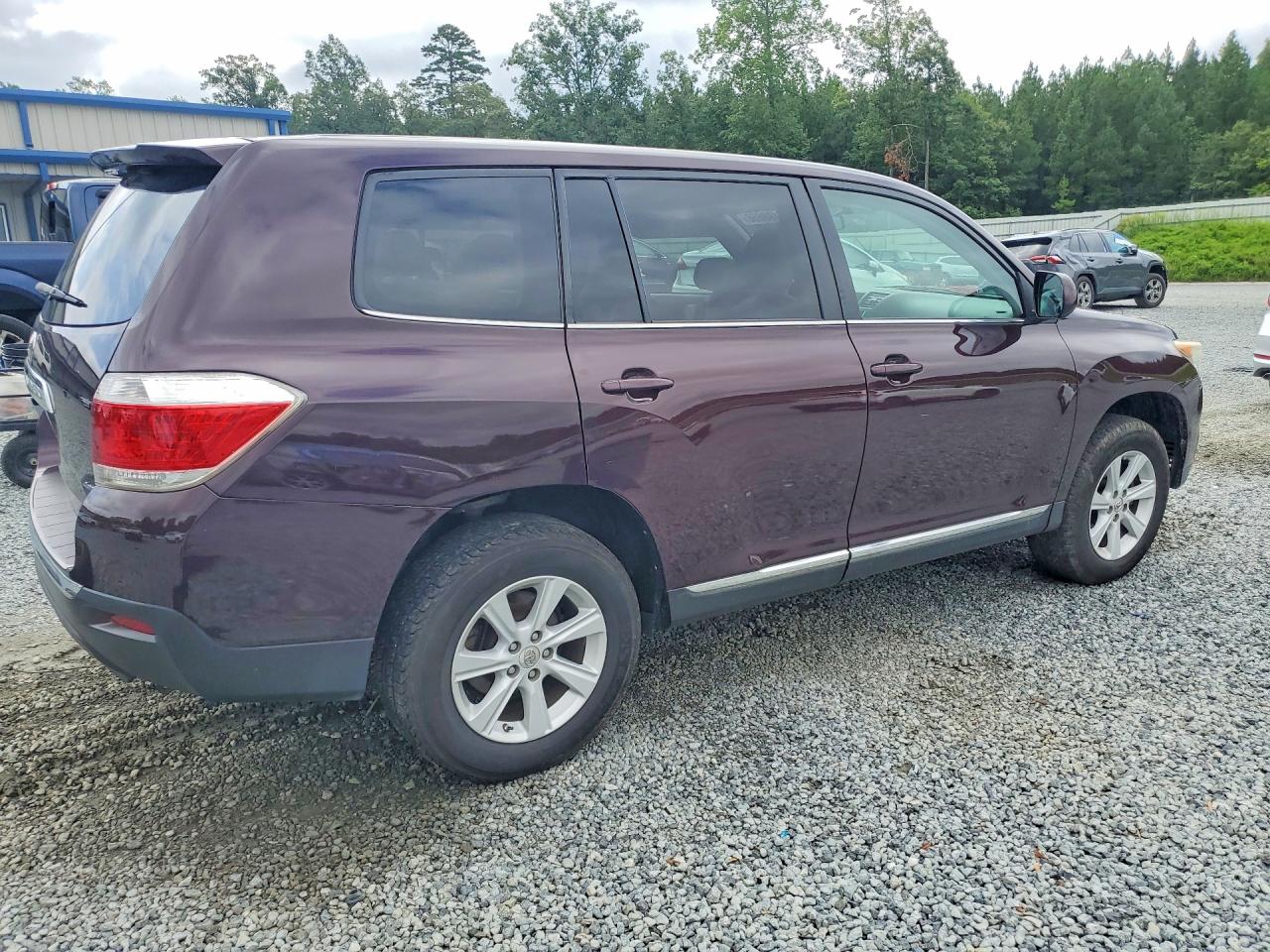 2013 Toyota Highlander Base Maroon vin: 5TDBK3EH9DS189818