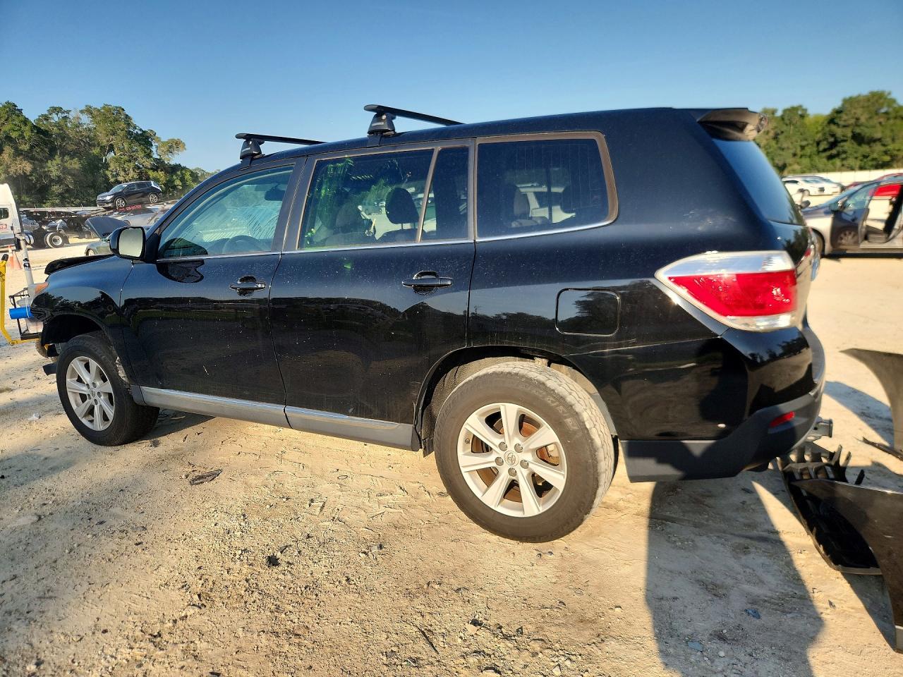 2013 Toyota Highlander Base Black vin: 5TDBK3EH9DS221635