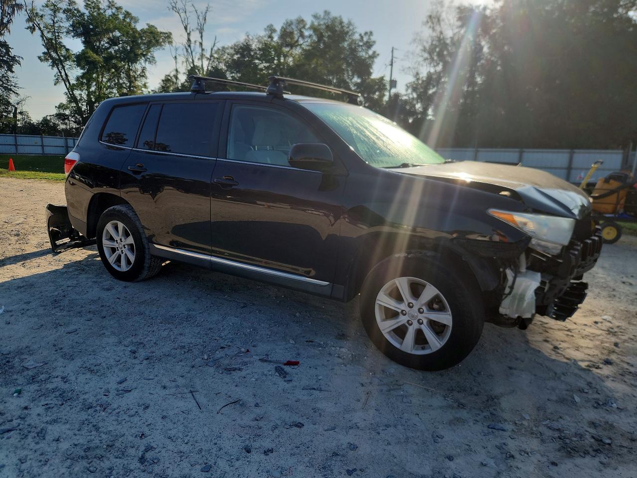 2013 Toyota Highlander Base Black vin: 5TDBK3EH9DS221635