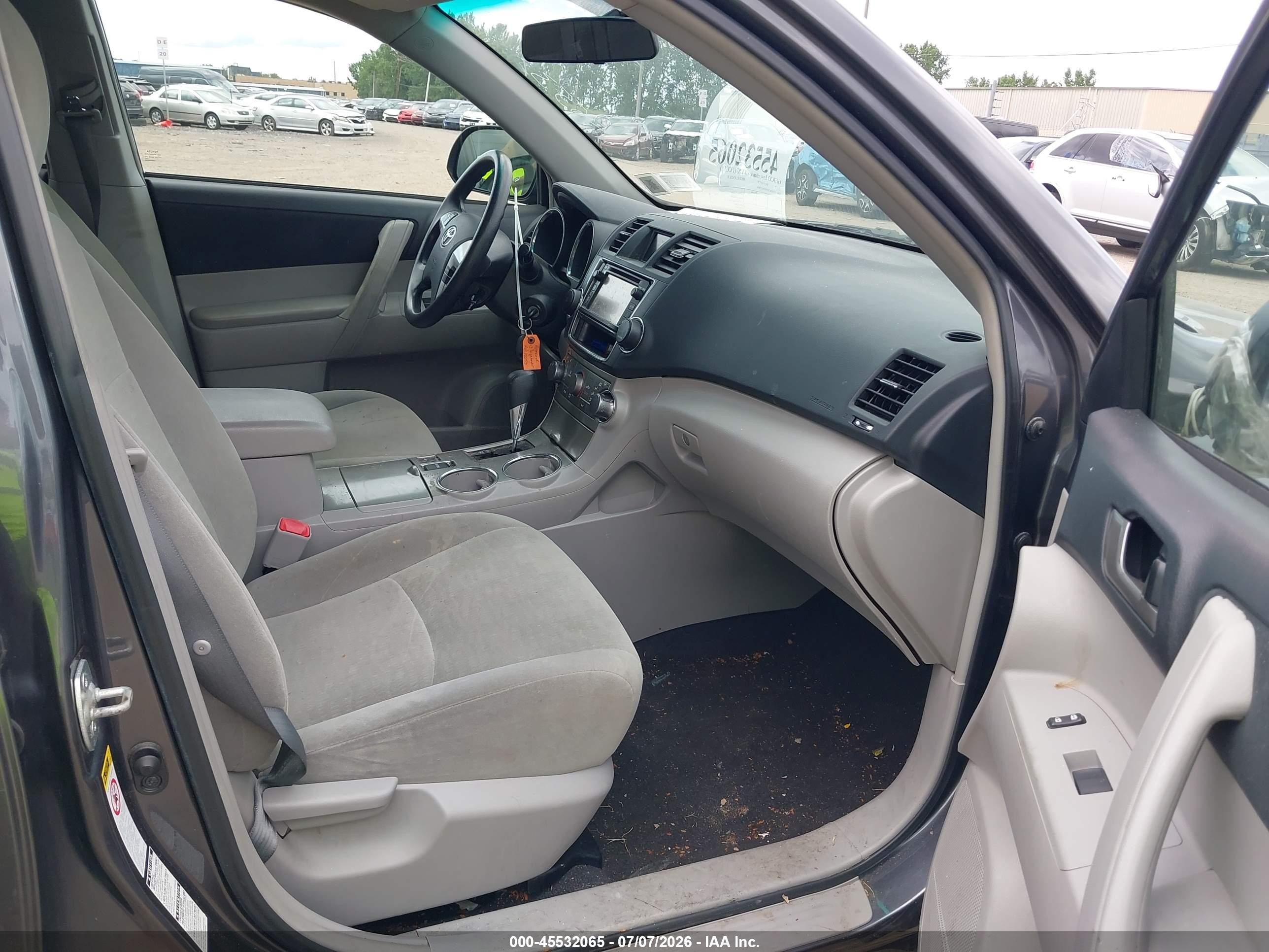 2013 Toyota Highlander Base Plus V6 Серый vin: 5TDBK3EH9DS223854