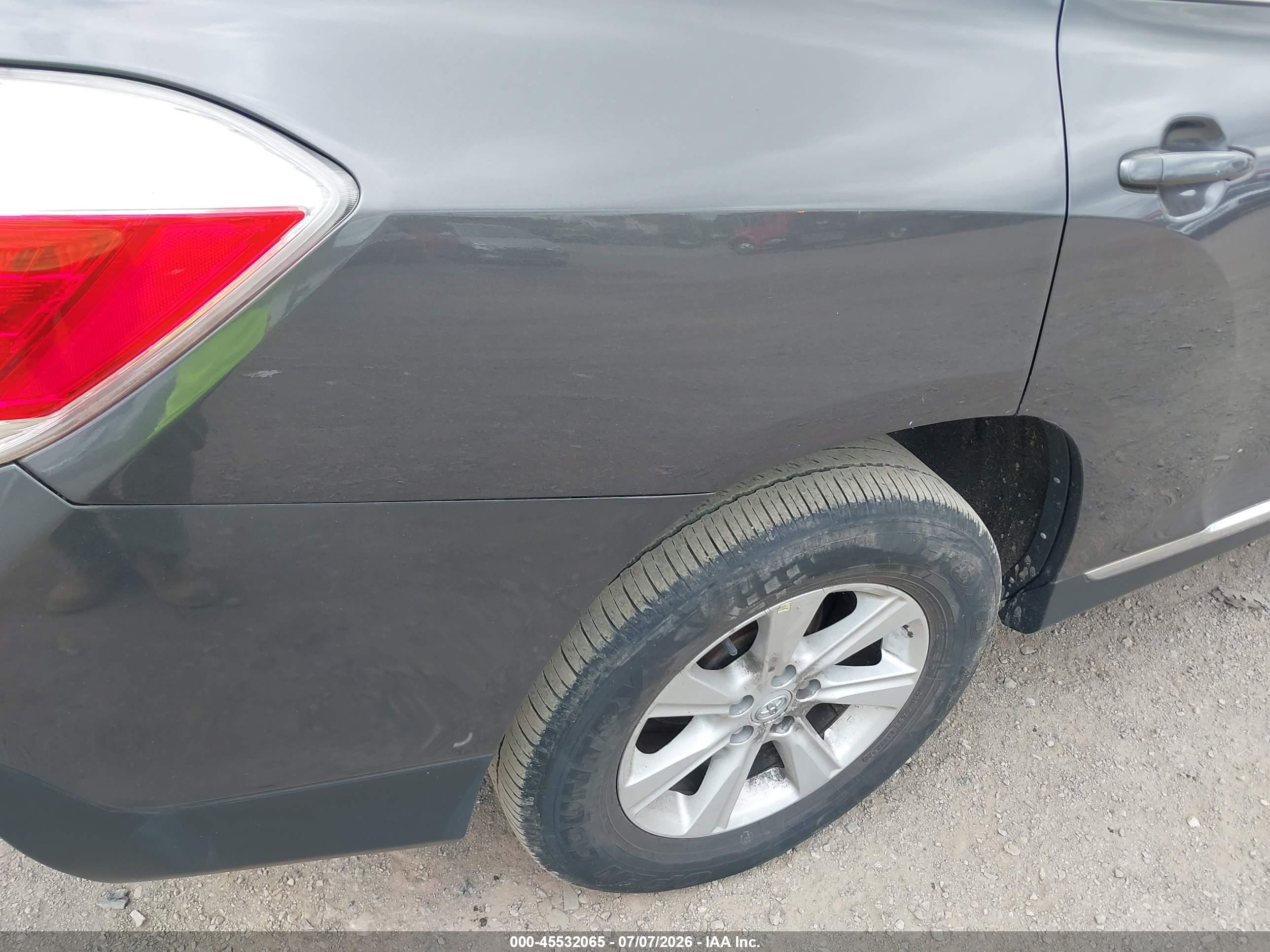 2013 Toyota Highlander Base Plus V6 Серый vin: 5TDBK3EH9DS223854