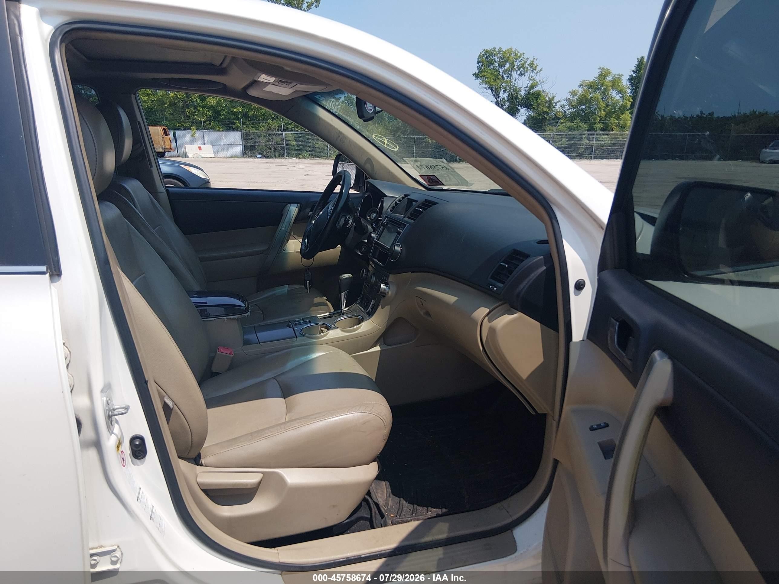 2013 Toyota Highlander Se V6 White vin: 5TDBK3EH9DS226088