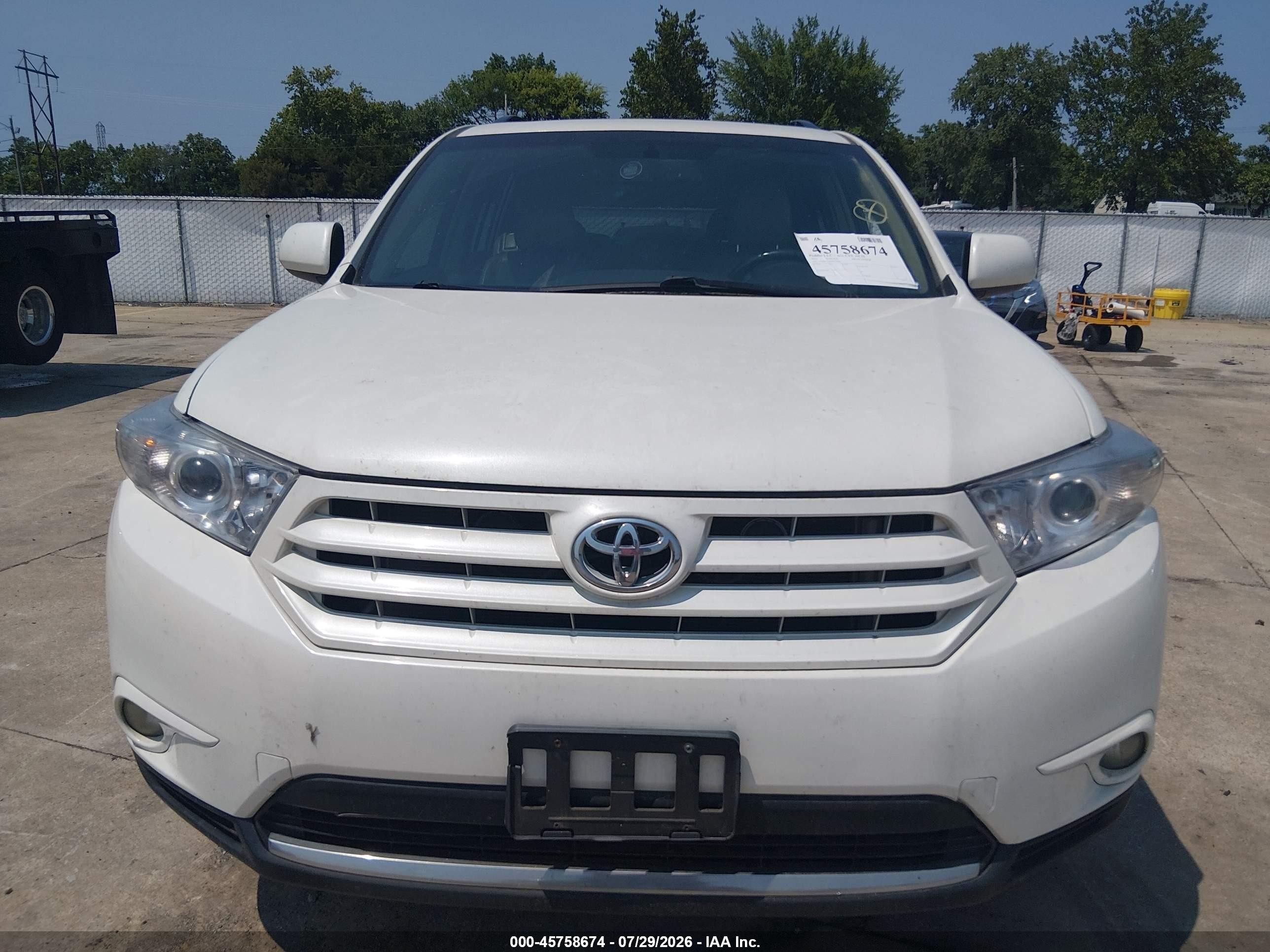 2013 Toyota Highlander Se V6 White vin: 5TDBK3EH9DS226088