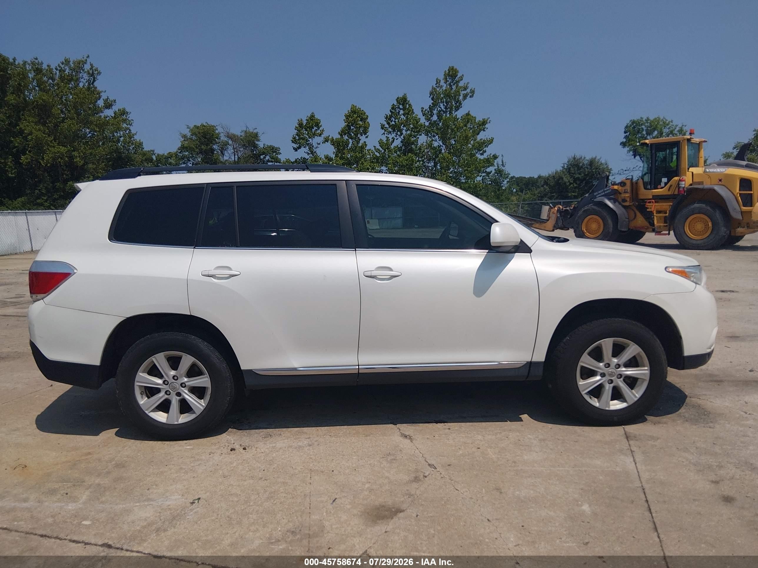 2013 Toyota Highlander Se V6 White vin: 5TDBK3EH9DS226088
