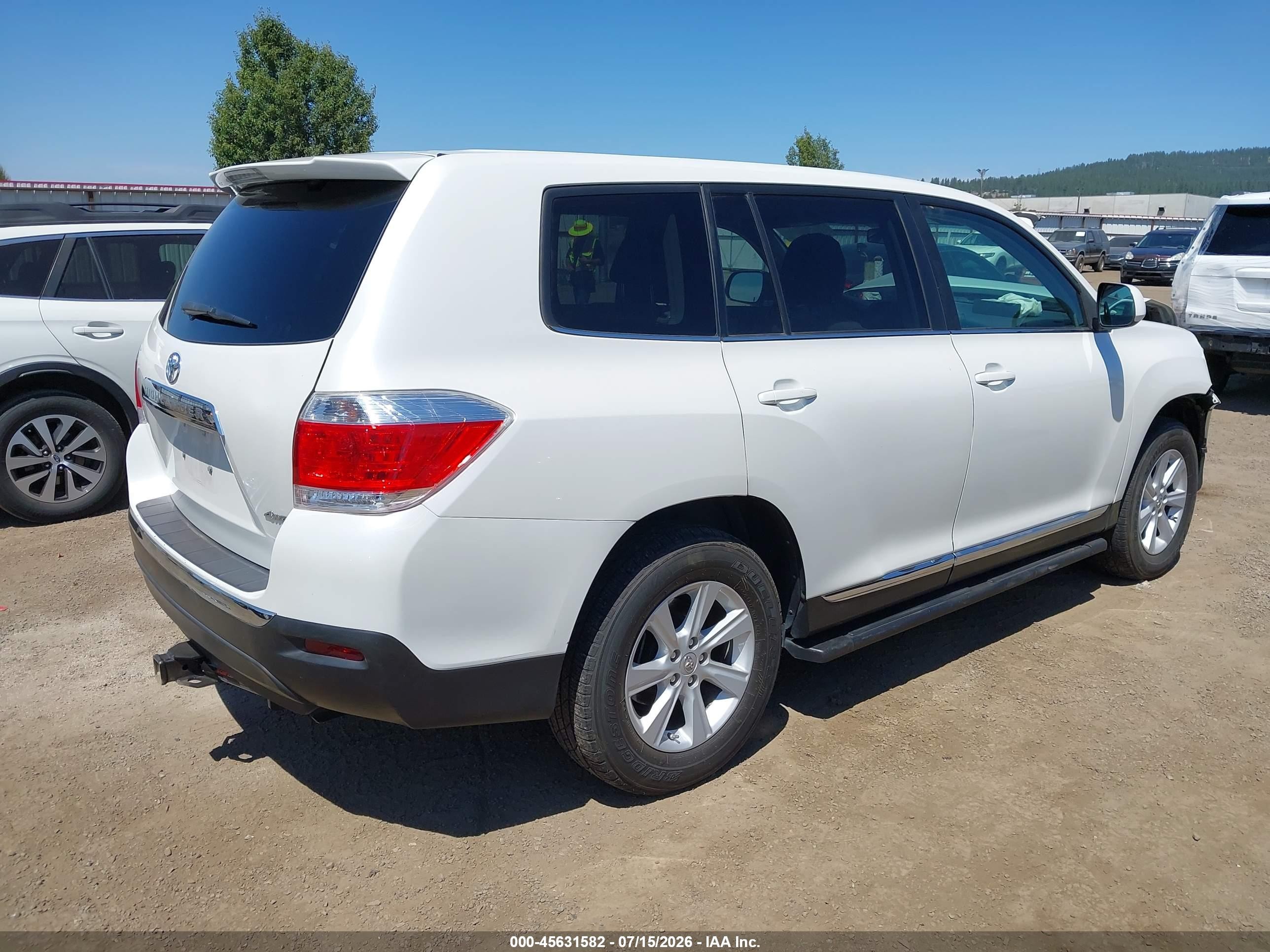 2013 Toyota Highlander Base V6 Silver vin: 5TDBK3EH9DS234109