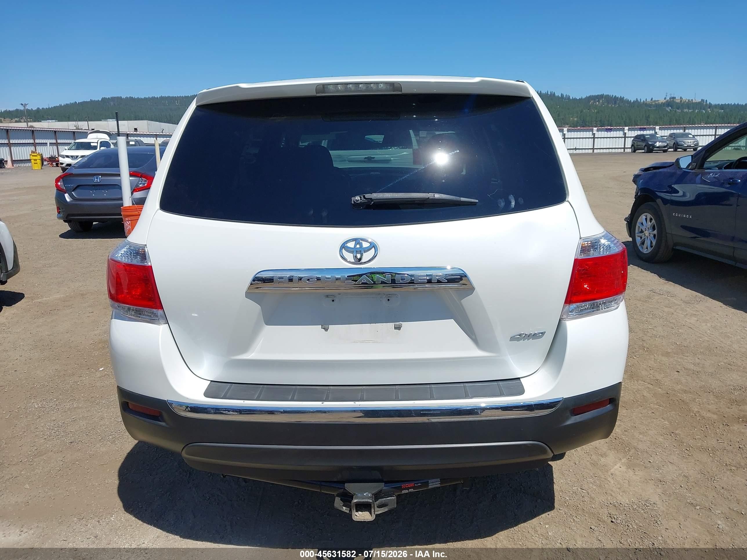 2013 Toyota Highlander Base V6 Silver vin: 5TDBK3EH9DS234109