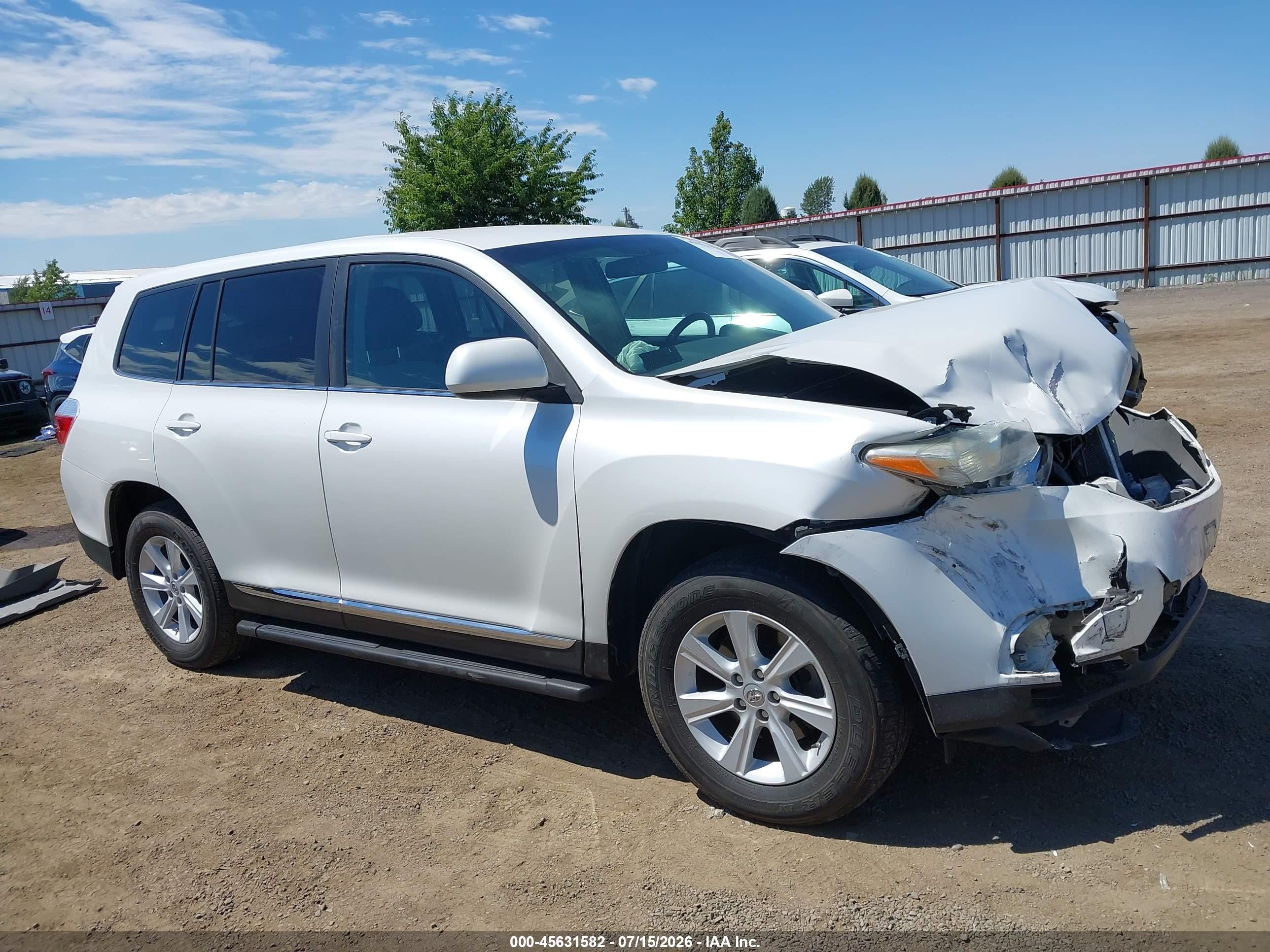 2013 Toyota Highlander Base V6 Silver vin: 5TDBK3EH9DS234109