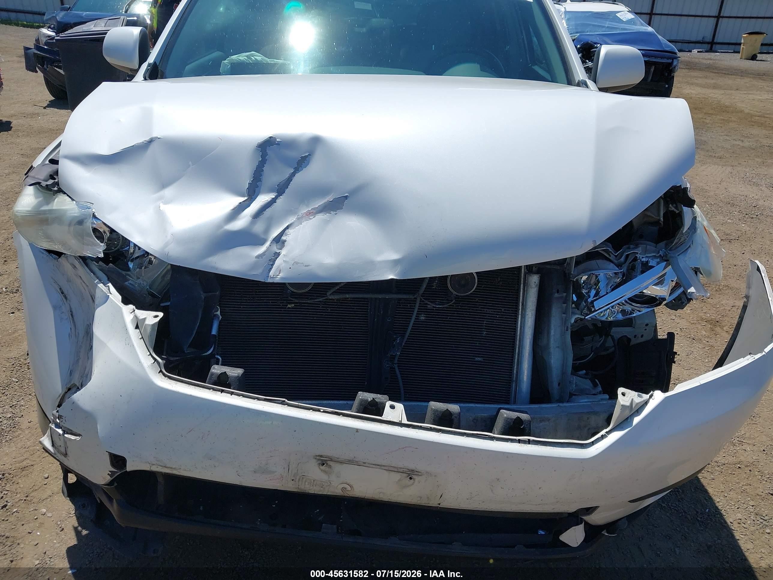 2013 Toyota Highlander Base V6 Silver vin: 5TDBK3EH9DS234109