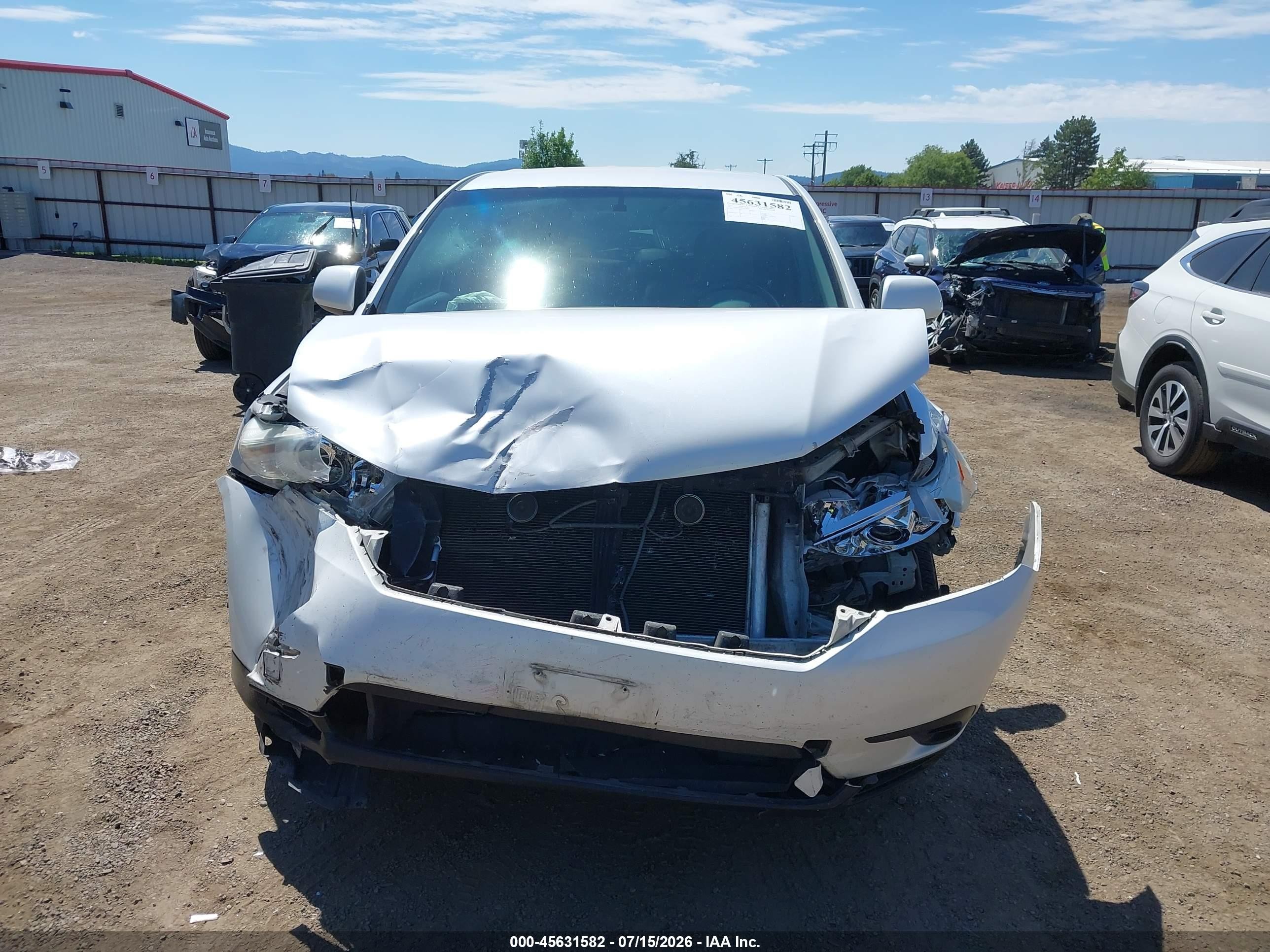 2013 Toyota Highlander Base V6 Silver vin: 5TDBK3EH9DS234109