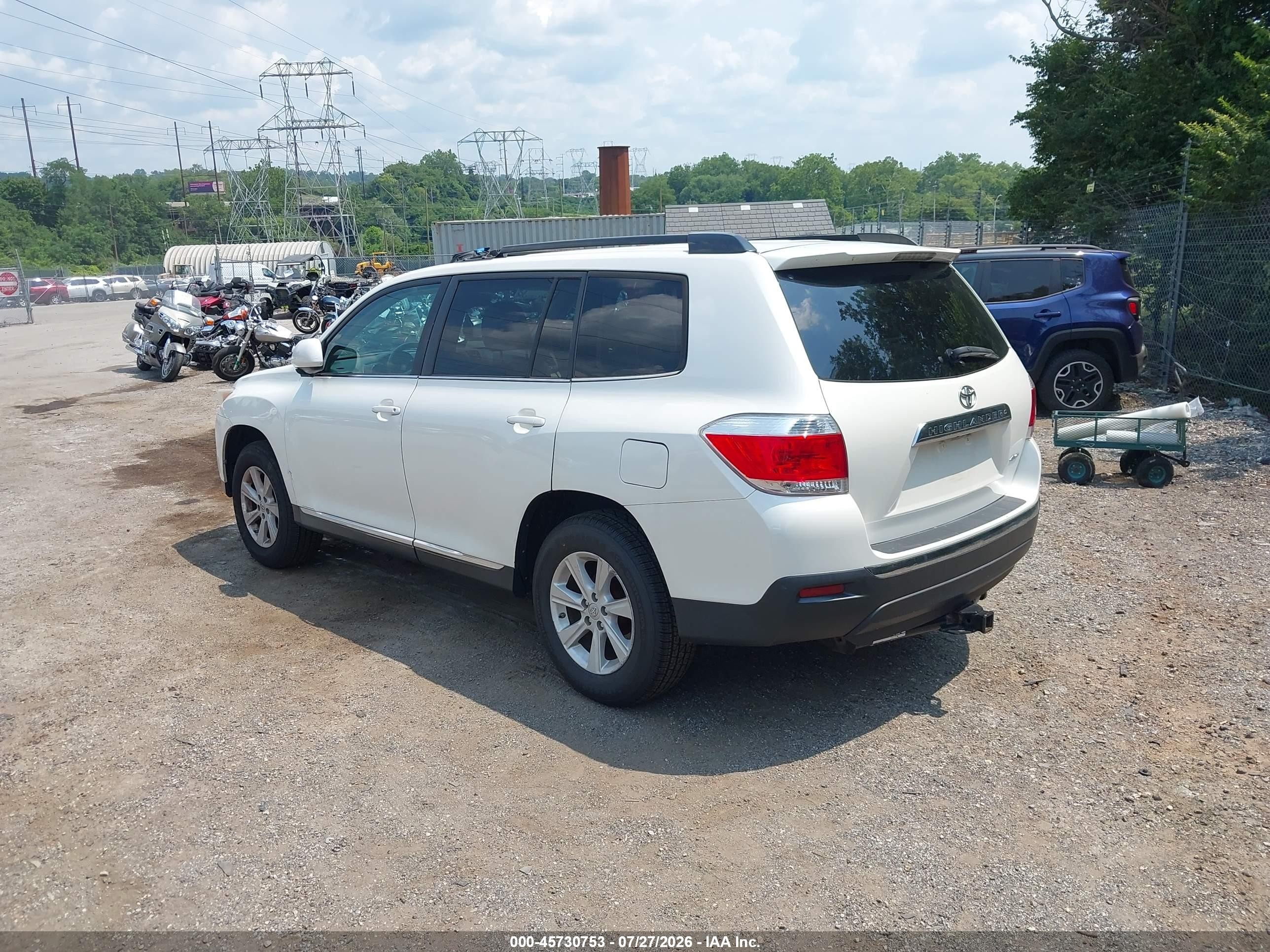 2013 Toyota Highlander Se V6 White vin: 5TDBK3EH9DS275548