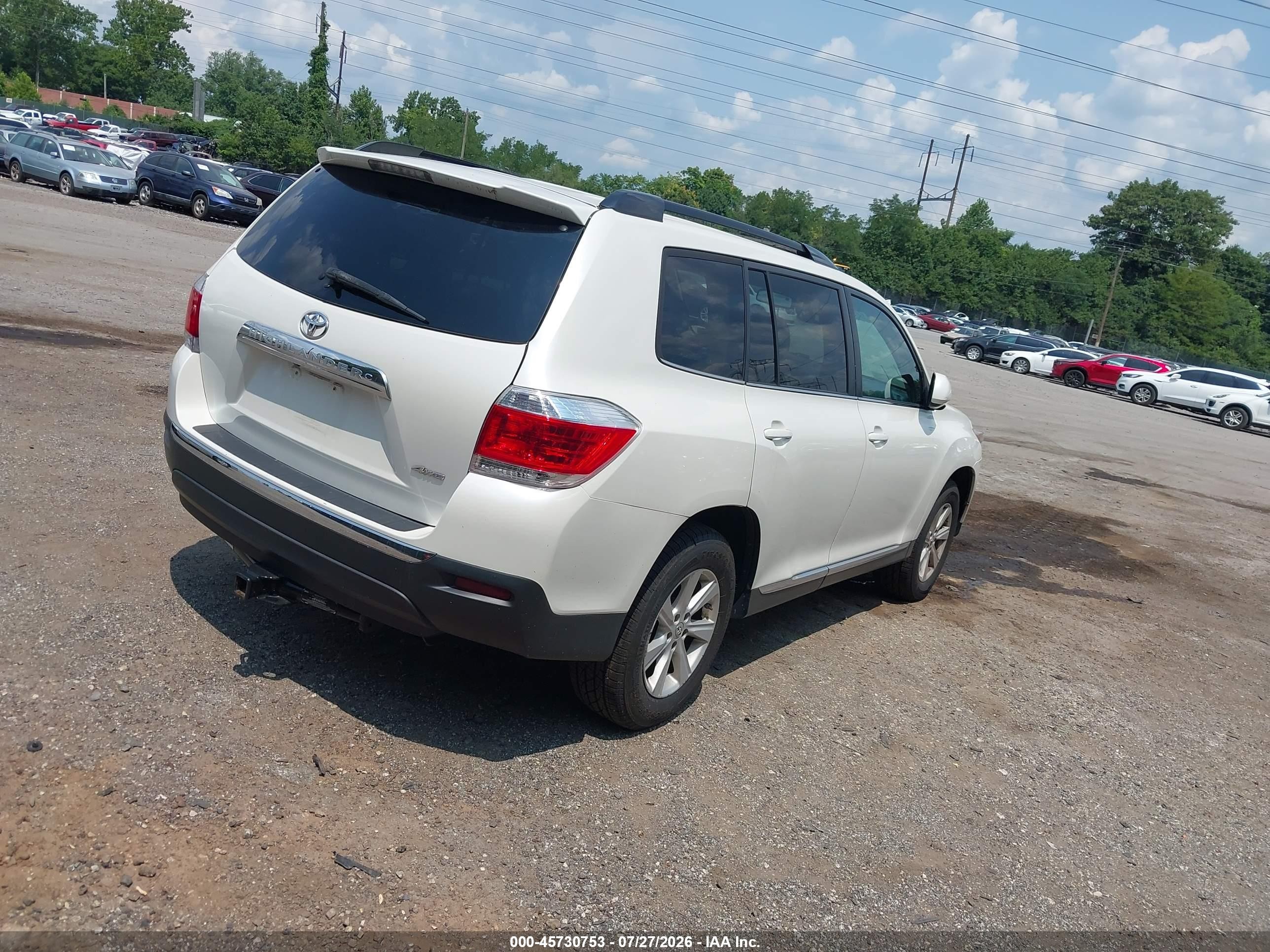 2013 Toyota Highlander Se V6 White vin: 5TDBK3EH9DS275548