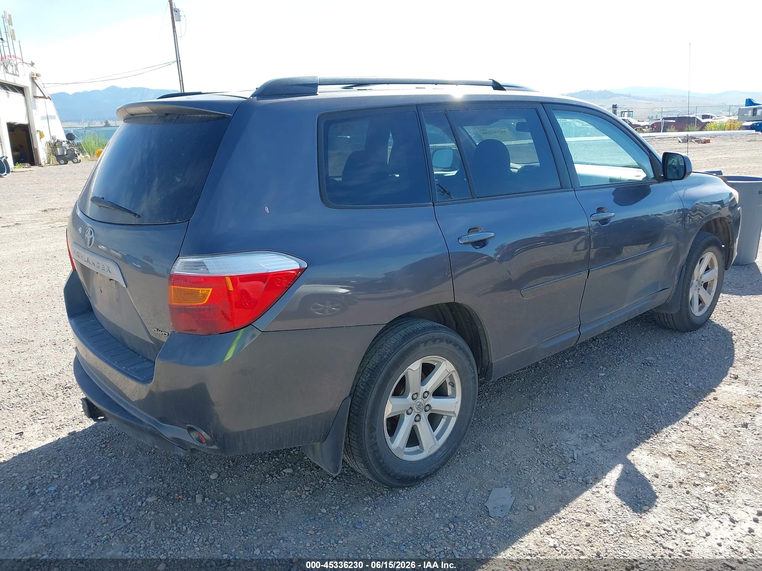 2010 Toyota Highlander Base V6 Gray vin: 5TDBK3EHXAS002534