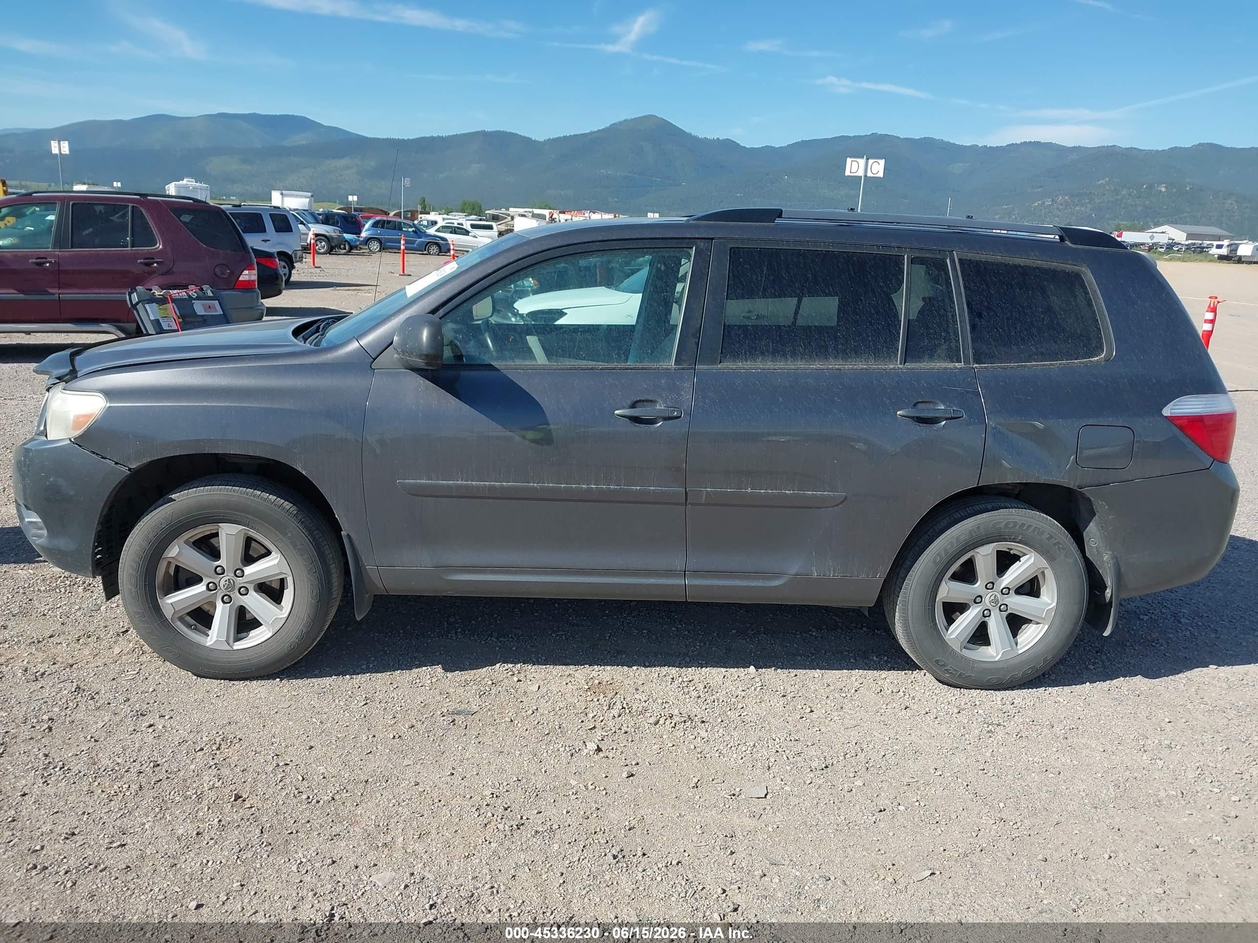 2010 Toyota Highlander Base V6 Gray vin: 5TDBK3EHXAS002534