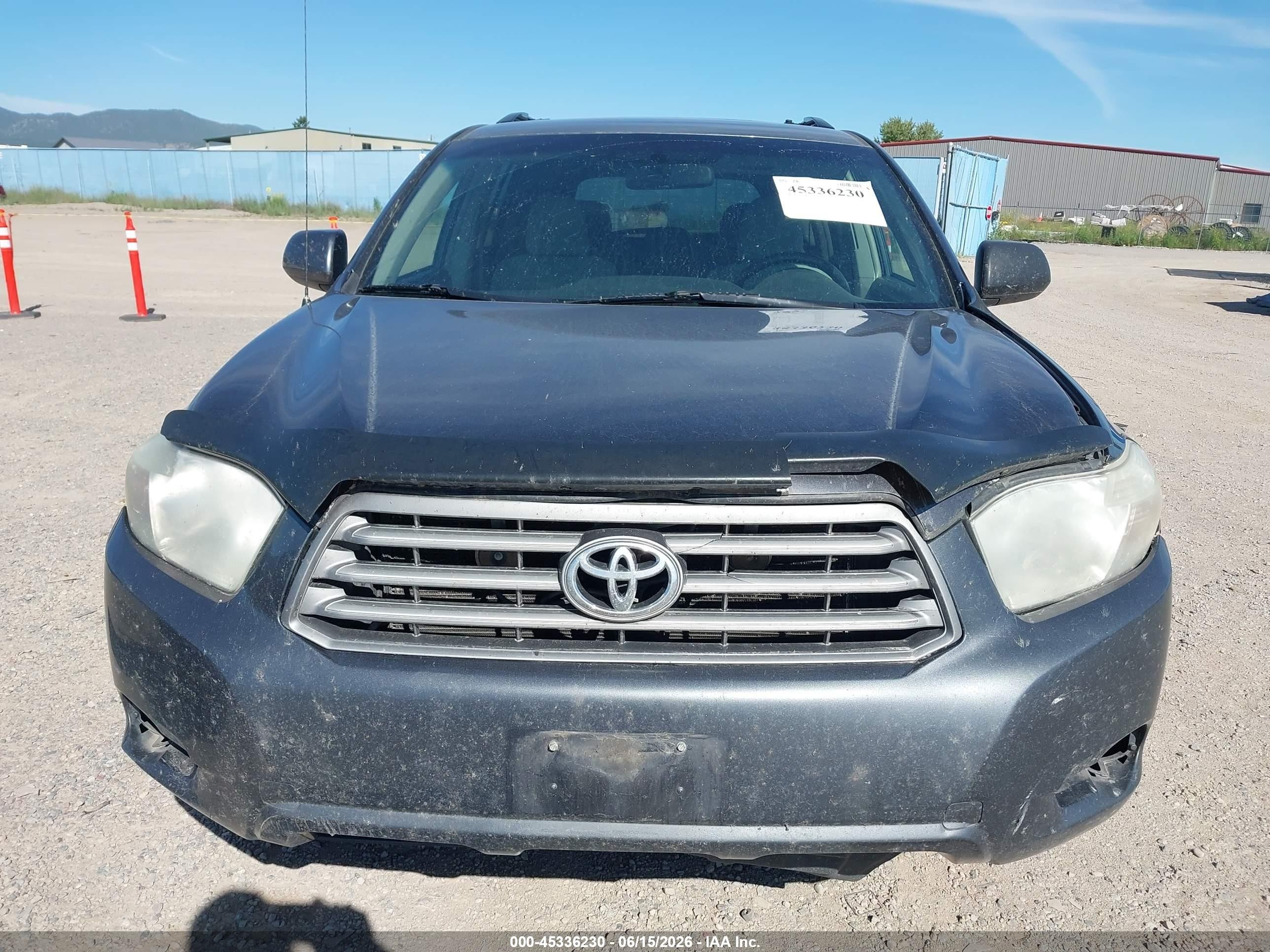 2010 Toyota Highlander Base V6 Gray vin: 5TDBK3EHXAS002534