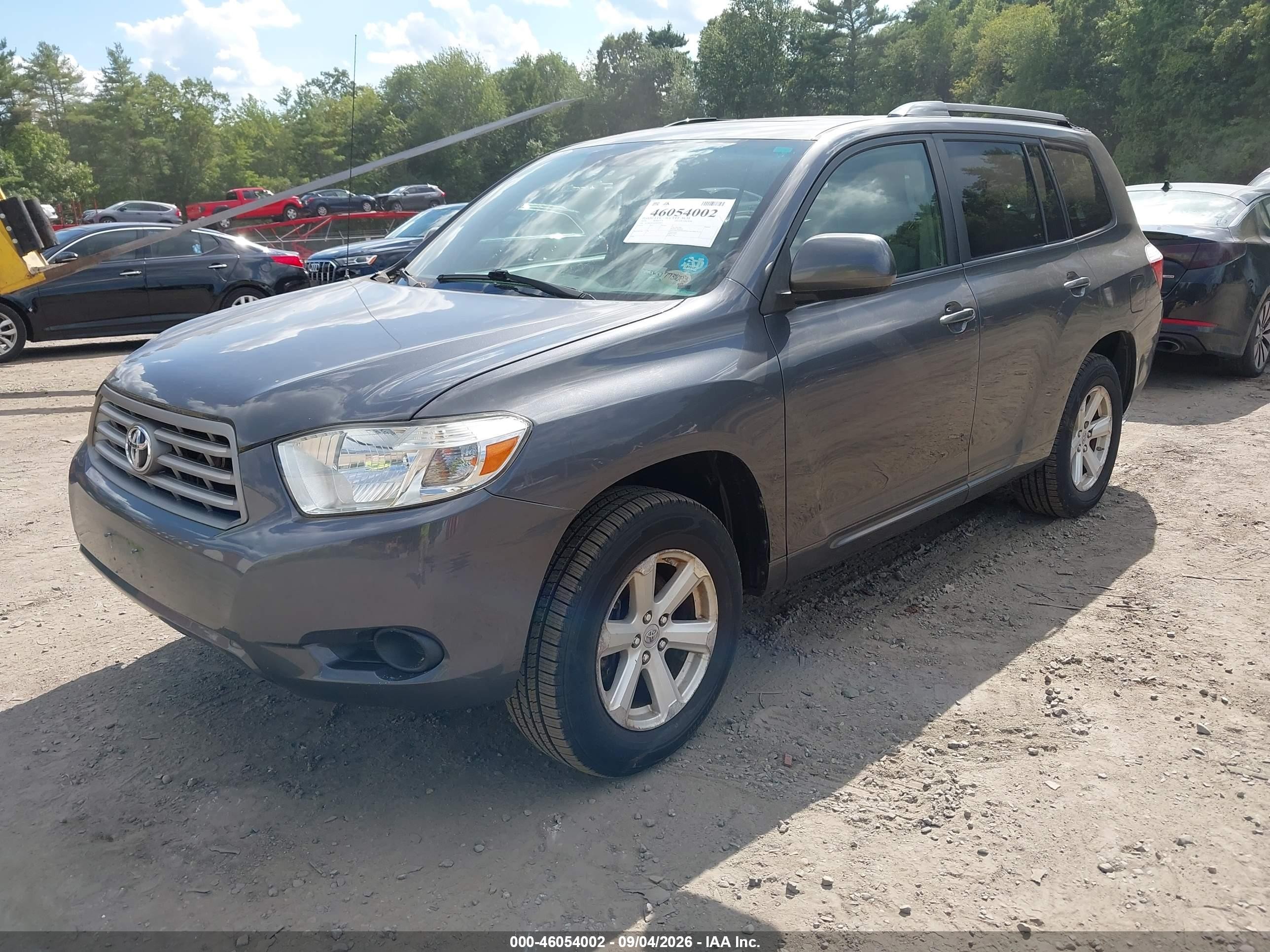 2010 Toyota Highlander Base V6 Gray vin: 5TDBK3EHXAS019057