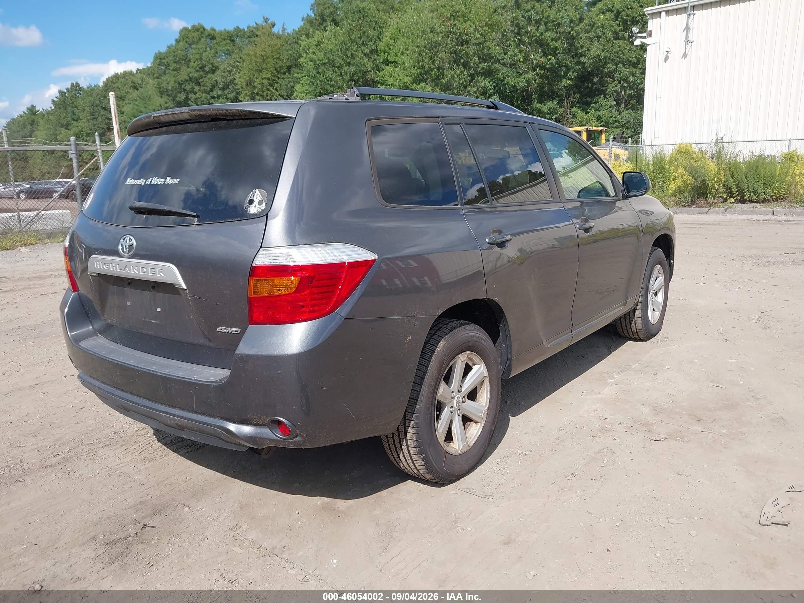 2010 Toyota Highlander Base V6 Gray vin: 5TDBK3EHXAS019057