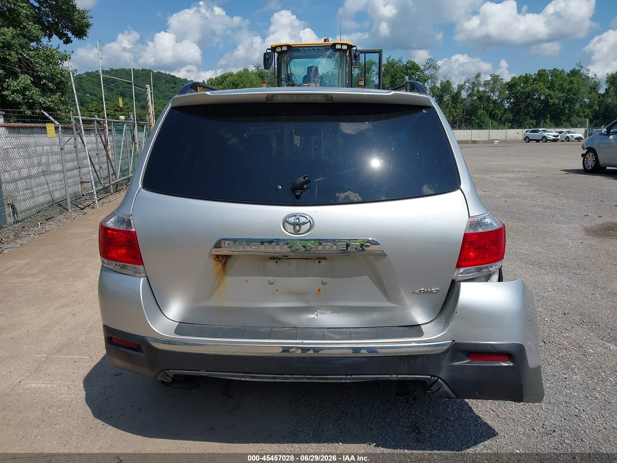 2011 Toyota Highlander Se V6 Silver vin: 5TDBK3EHXBS054960