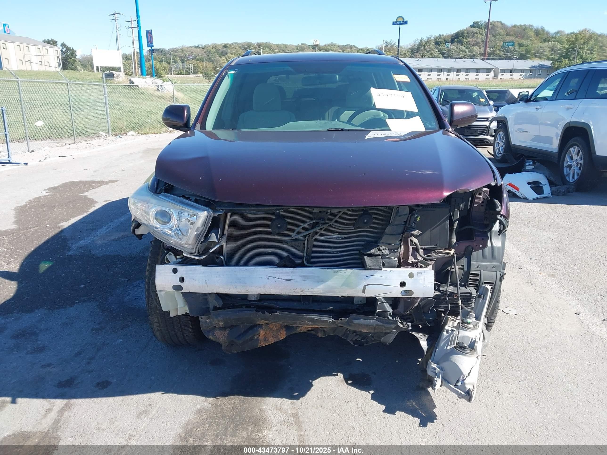 2011 Toyota Highlander Base V6 Maroon vin: 5TDBK3EHXBS067160