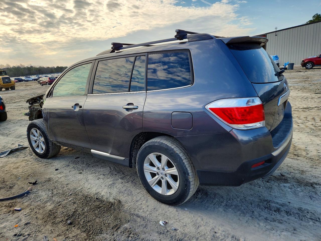 2011 Toyota Highlander Base Gray vin: 5TDBK3EHXBS082130