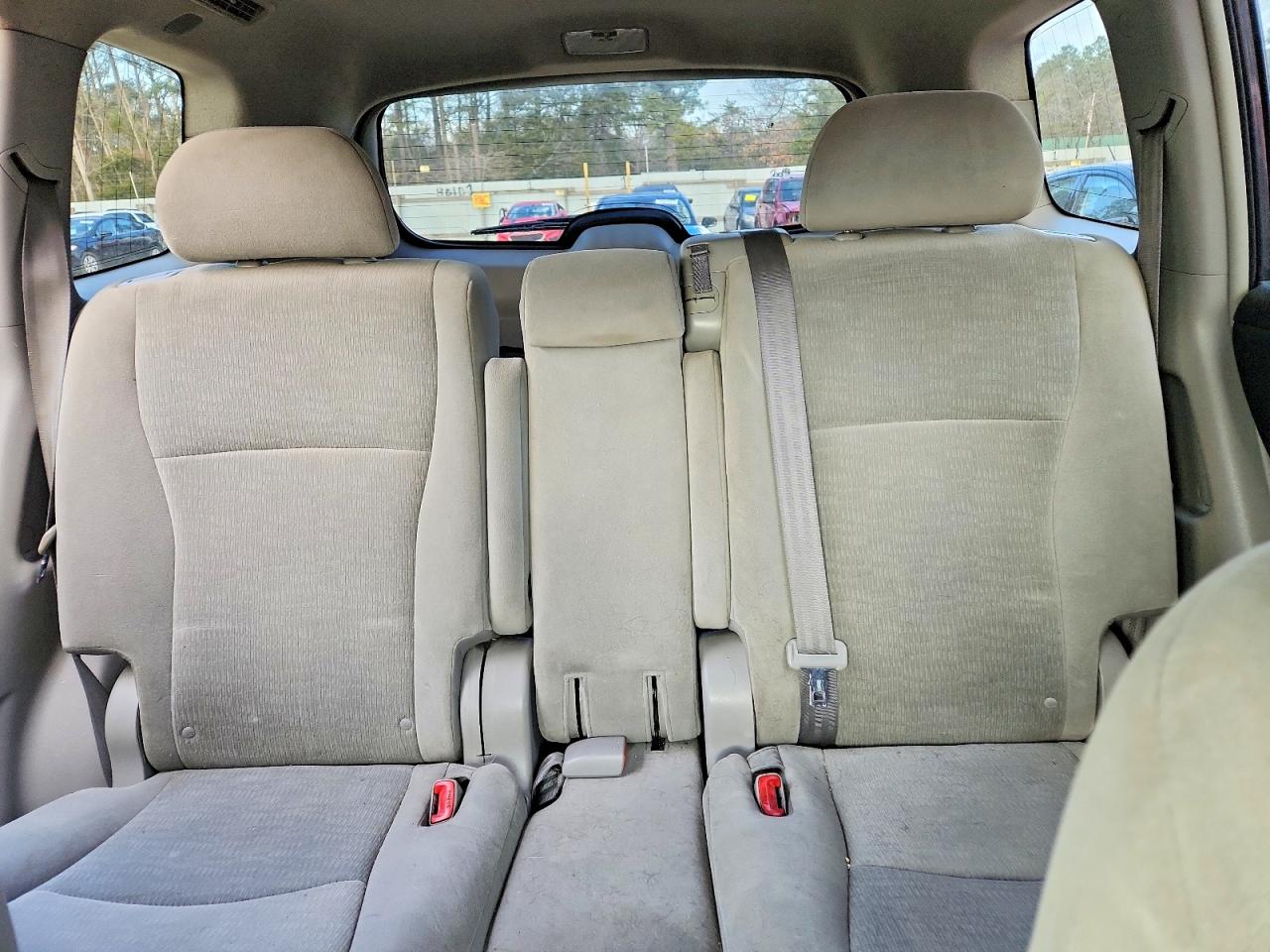 2011 Toyota Highlander Base Gray vin: 5TDBK3EHXBS082130