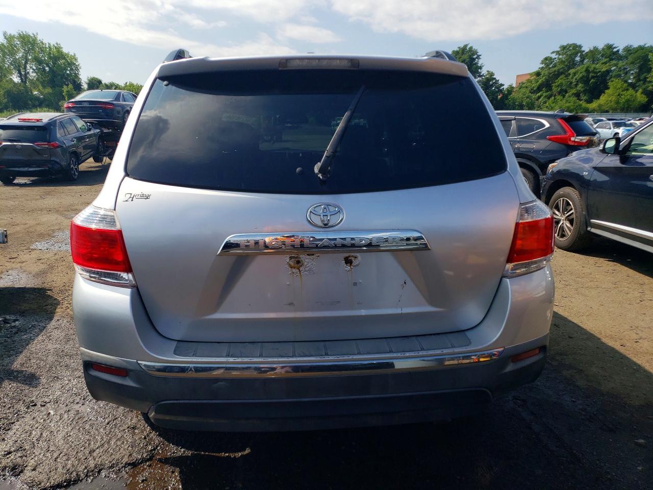2012 Toyota Highlander Se Silver vin: 5TDBK3EHXCS107691