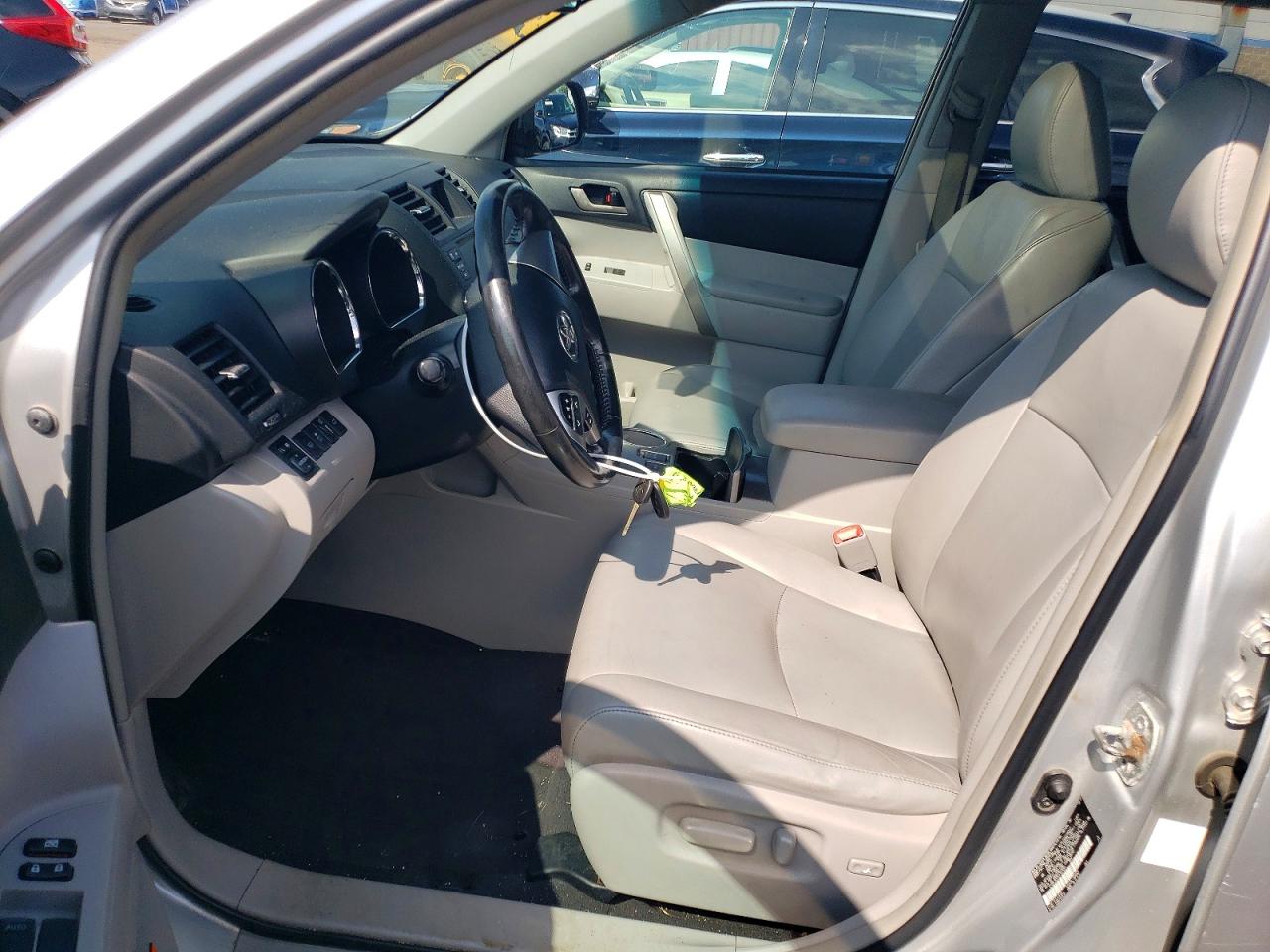 2012 Toyota Highlander Se Silver vin: 5TDBK3EHXCS107691