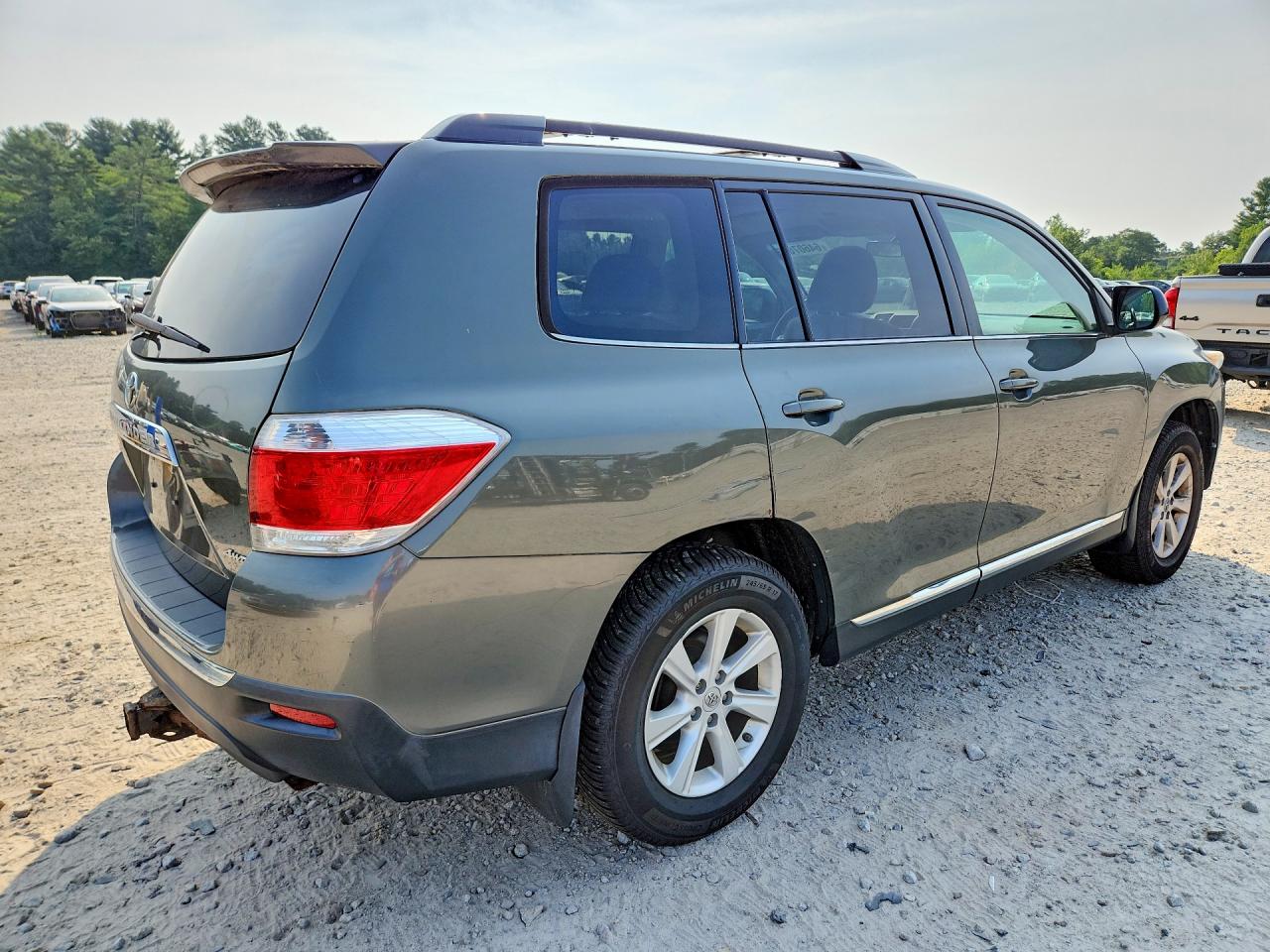 2012 Toyota Highlander Base Green vin: 5TDBK3EHXCS116200