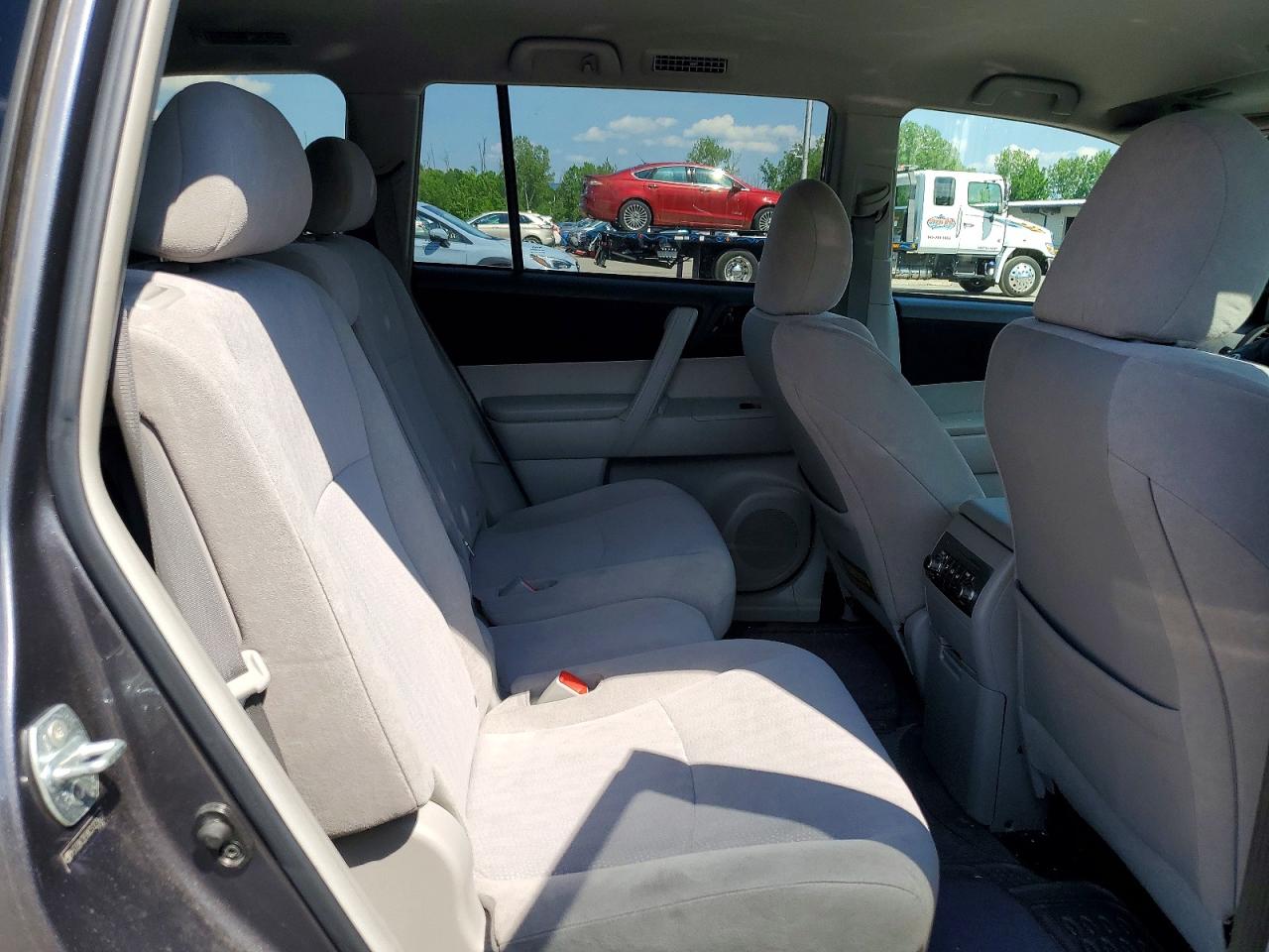 2012 Toyota Highlander Base Charcoal vin: 5TDBK3EHXCS123938