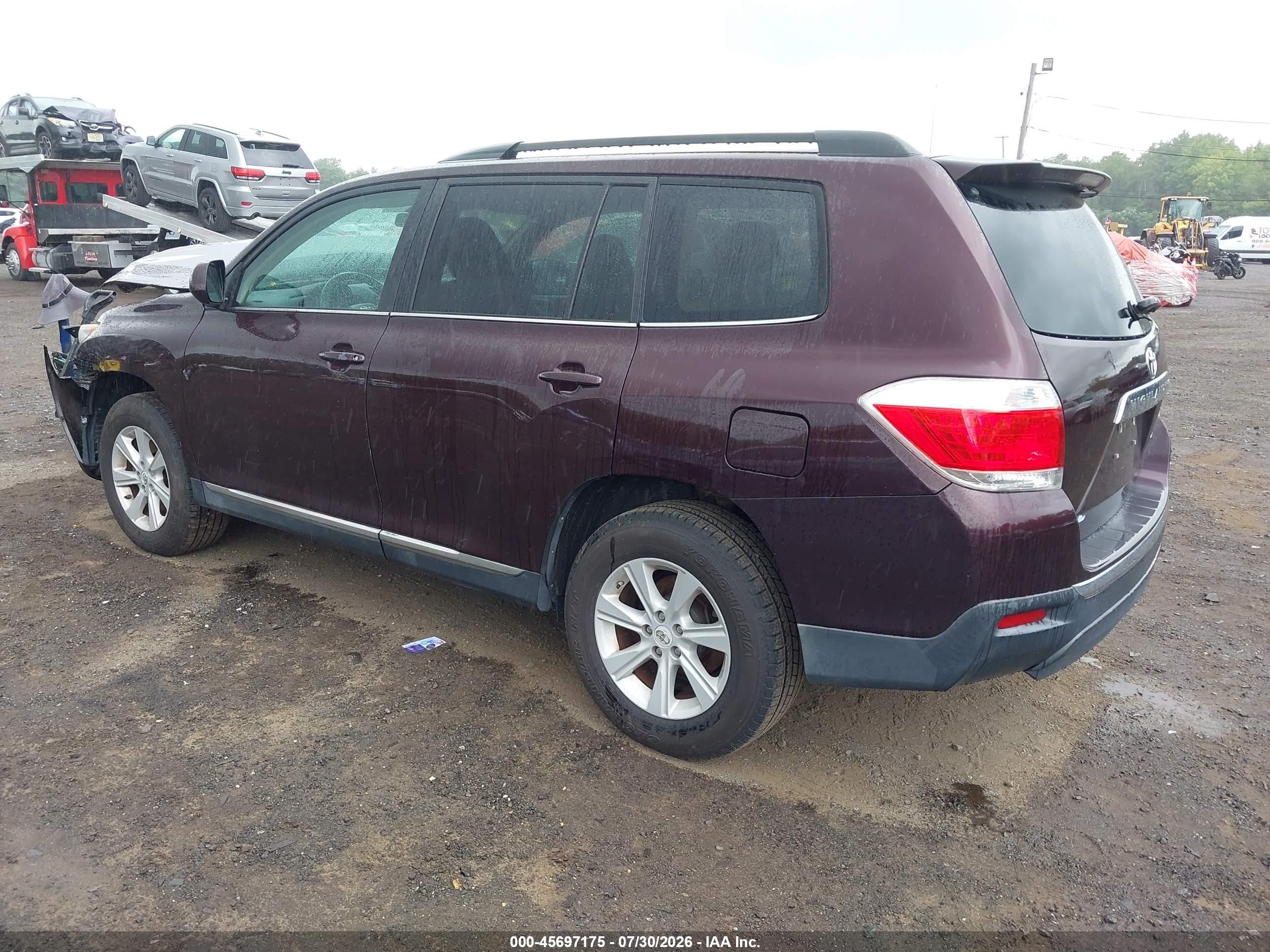 2013 Toyota Highlander Base Plus V6 Burgundy vin: 5TDBK3EHXDS184949
