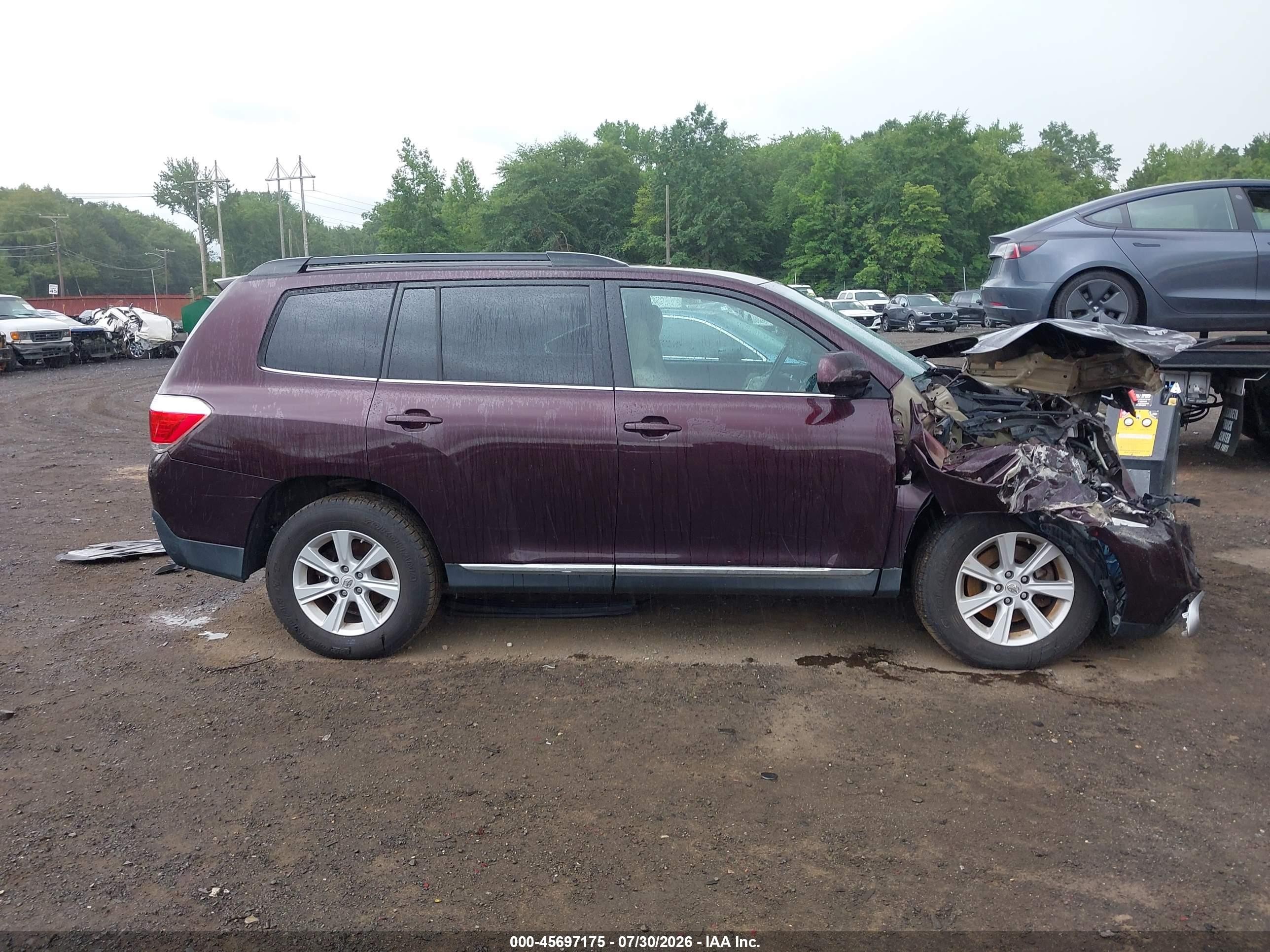 2013 Toyota Highlander Base Plus V6 Burgundy vin: 5TDBK3EHXDS184949