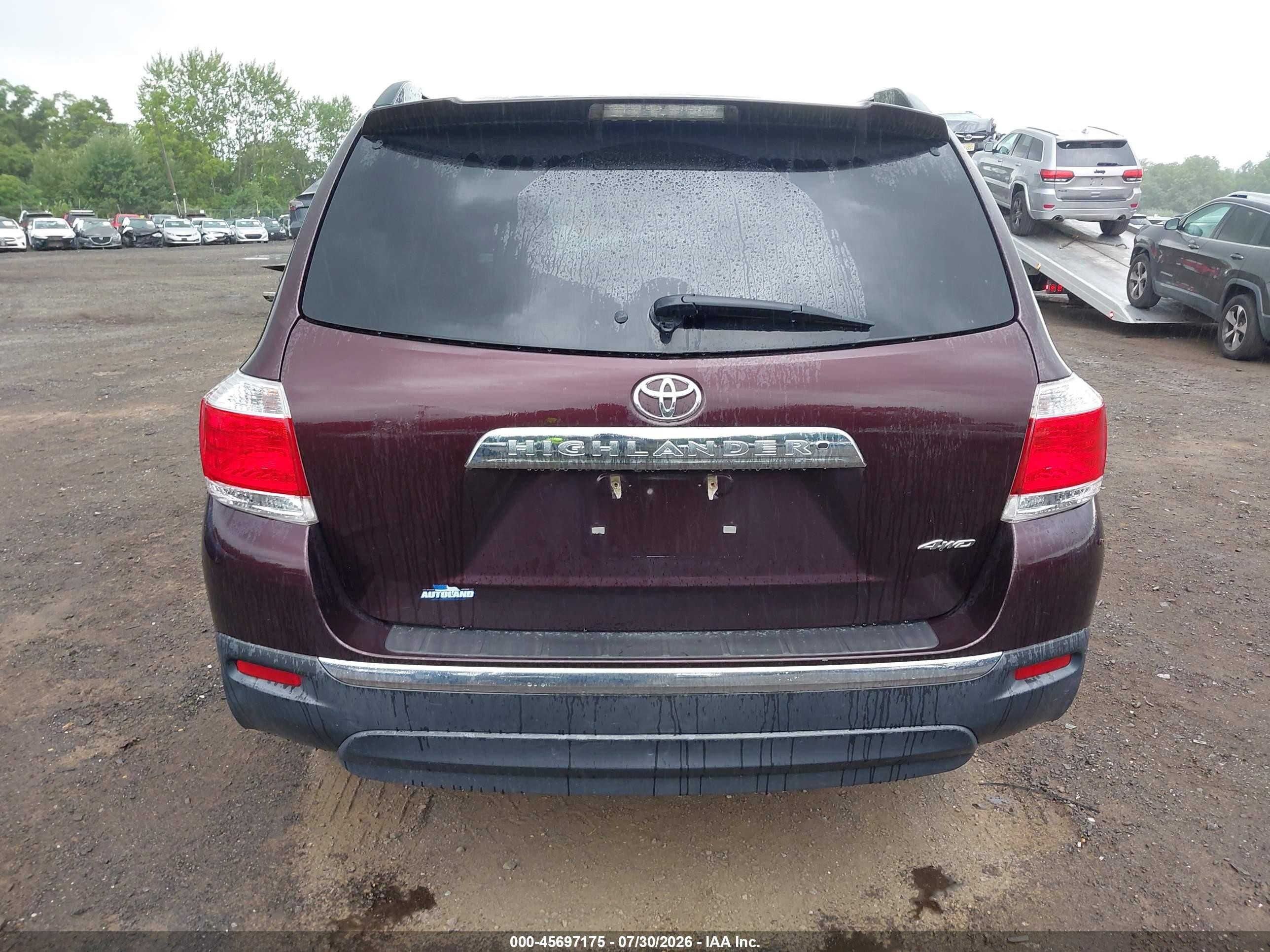 2013 Toyota Highlander Base Plus V6 Burgundy vin: 5TDBK3EHXDS184949