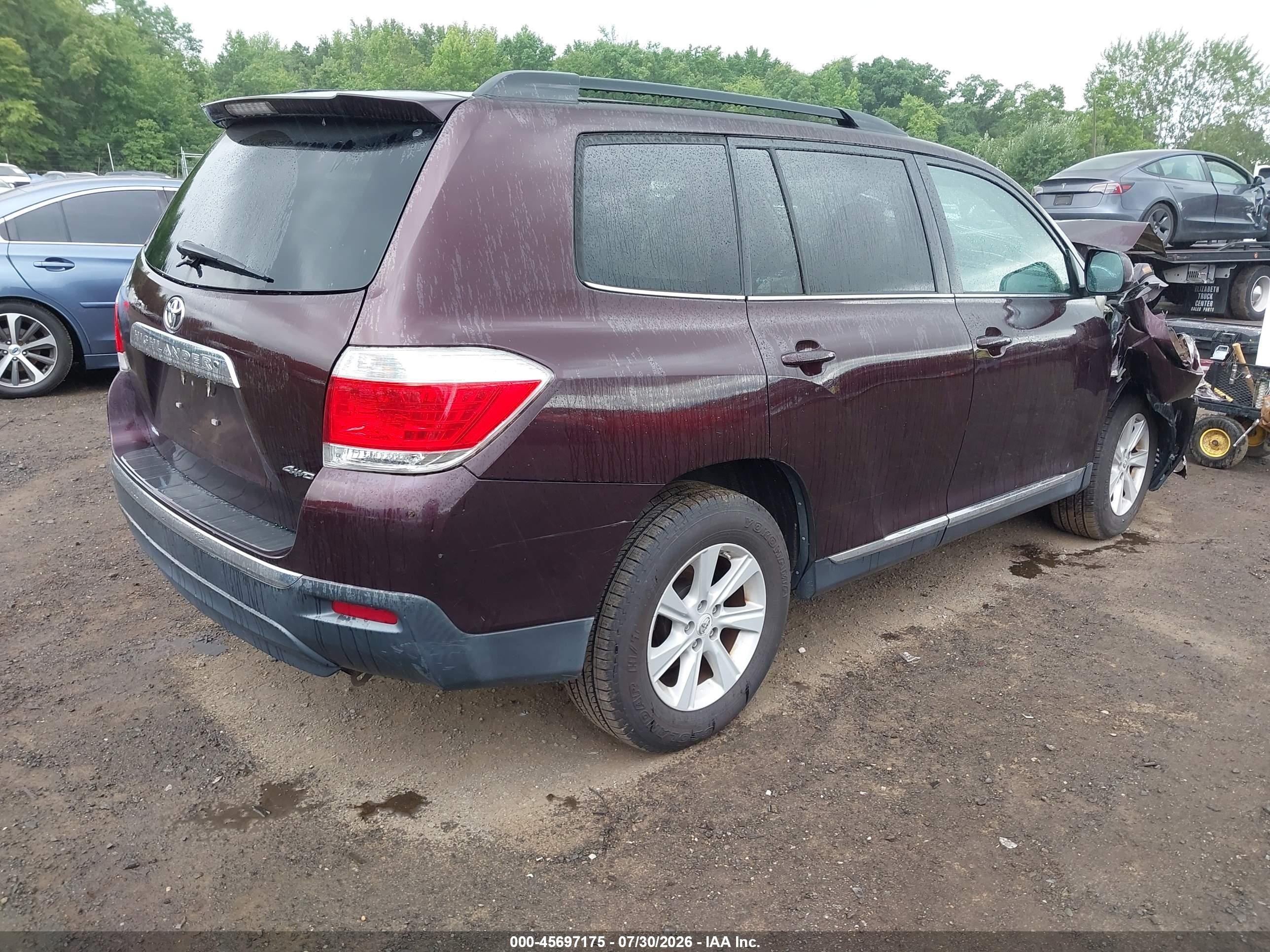 2013 Toyota Highlander Base Plus V6 Burgundy vin: 5TDBK3EHXDS184949